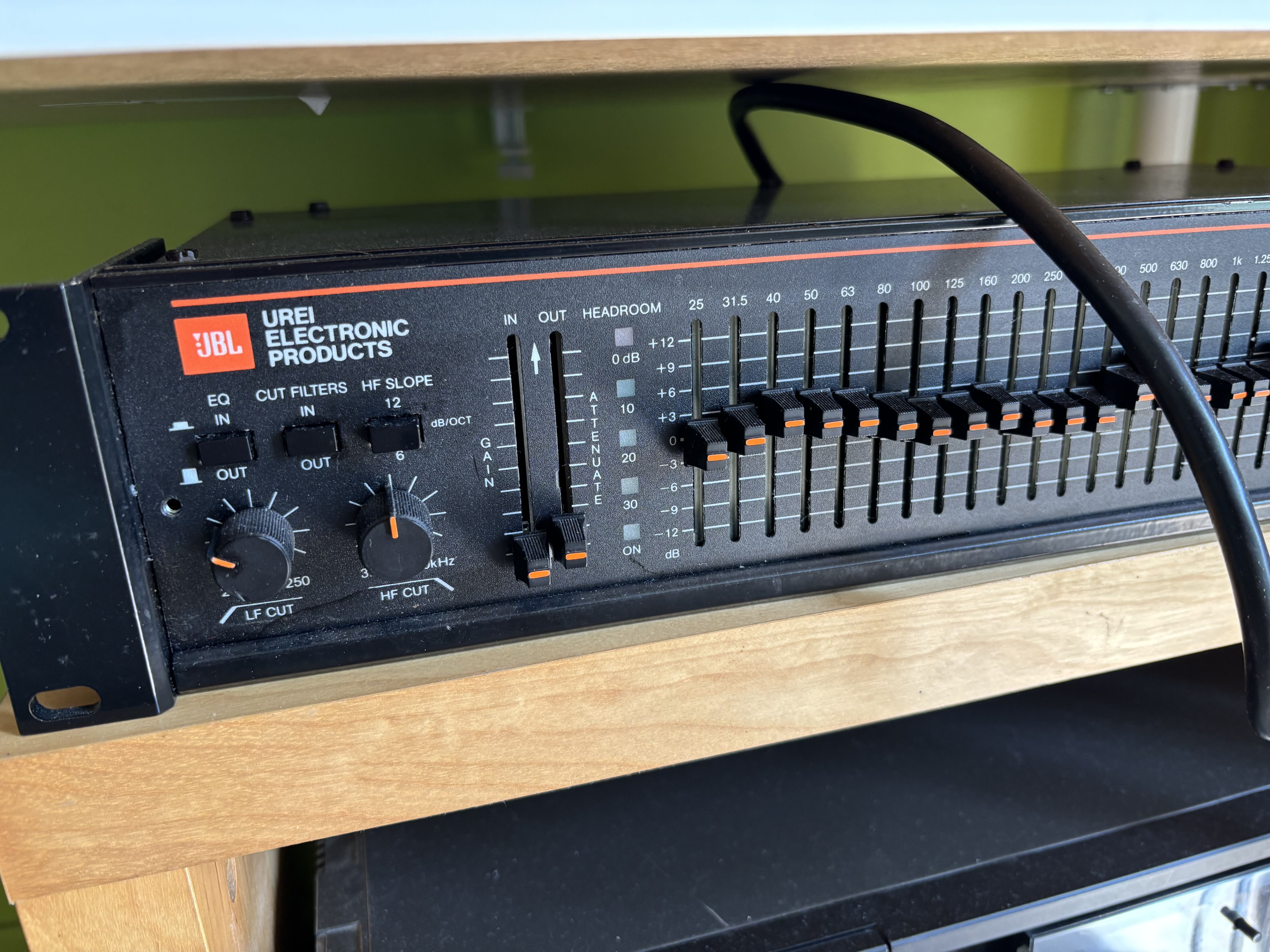 ÉCHANGE 2 UREI JBL 5547 A (STÉREO)