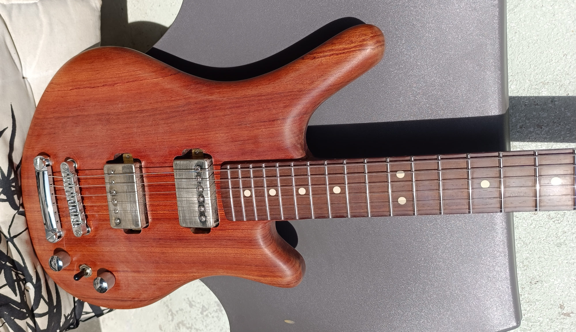 Rosewood massif + Bubinga par luthier