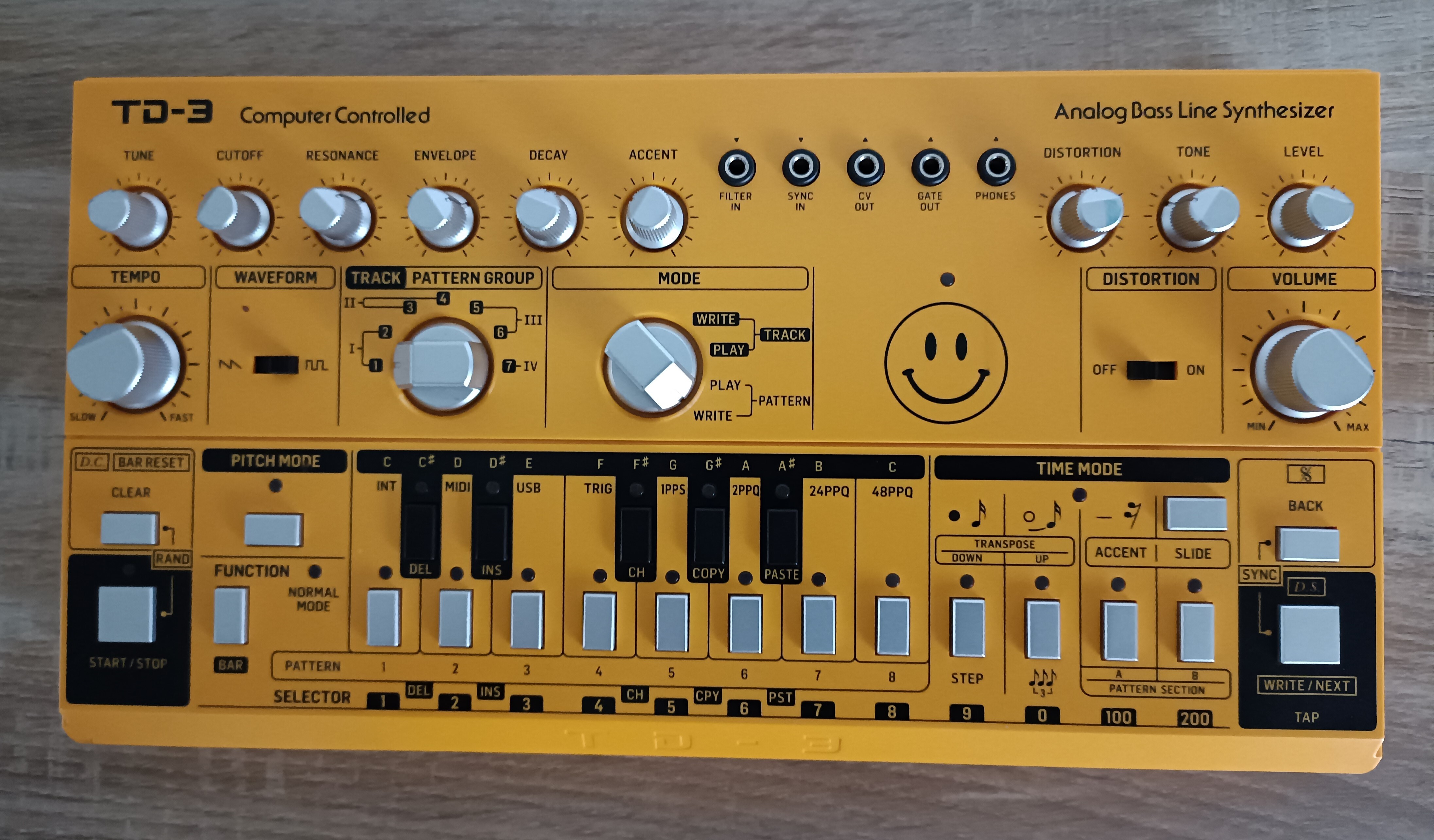 Vends synthétiseur Behringer TD3