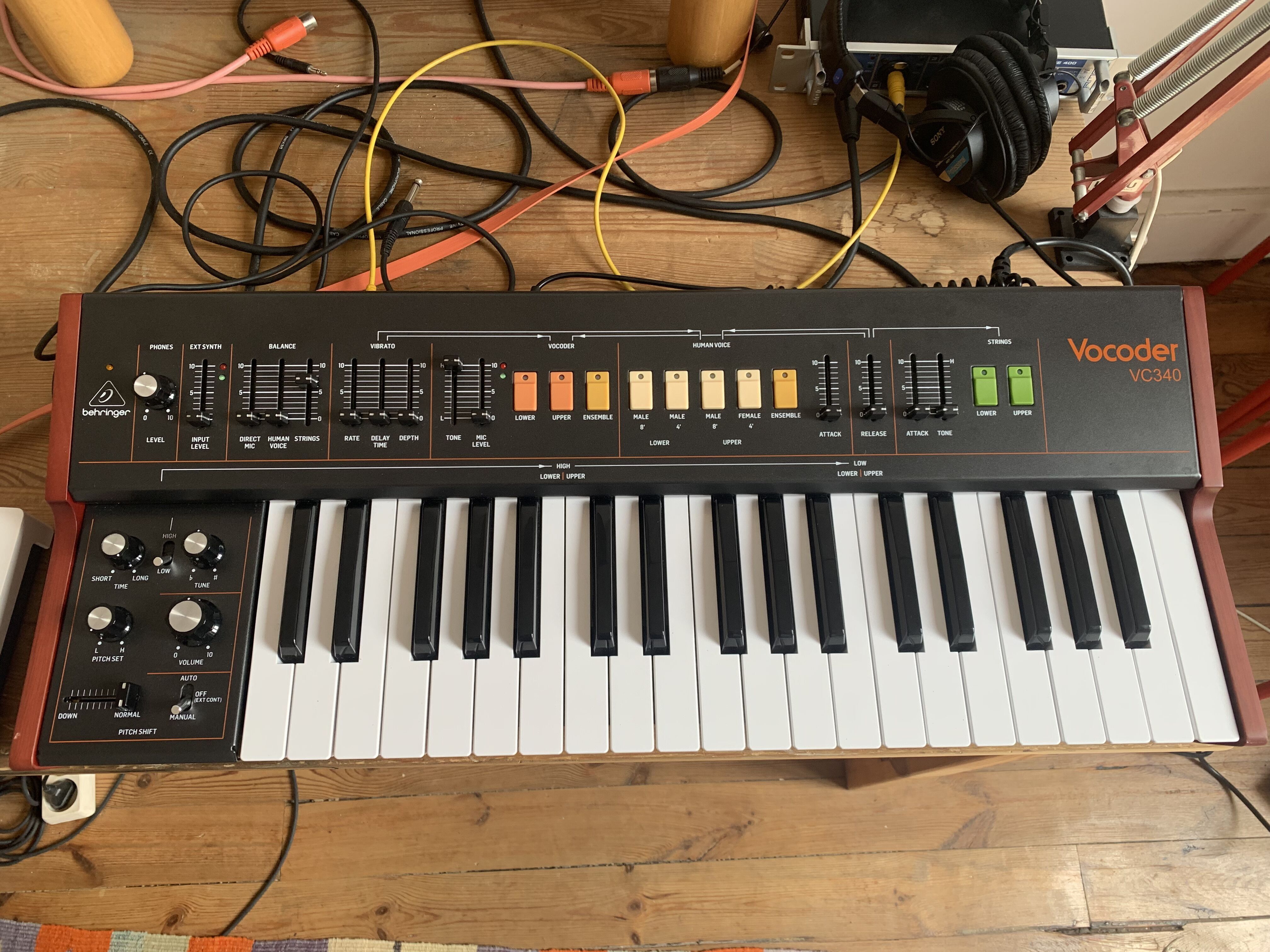 Behringer VC340