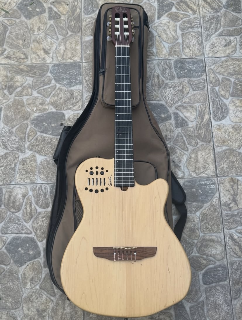 Godin Multiac Nylon SA