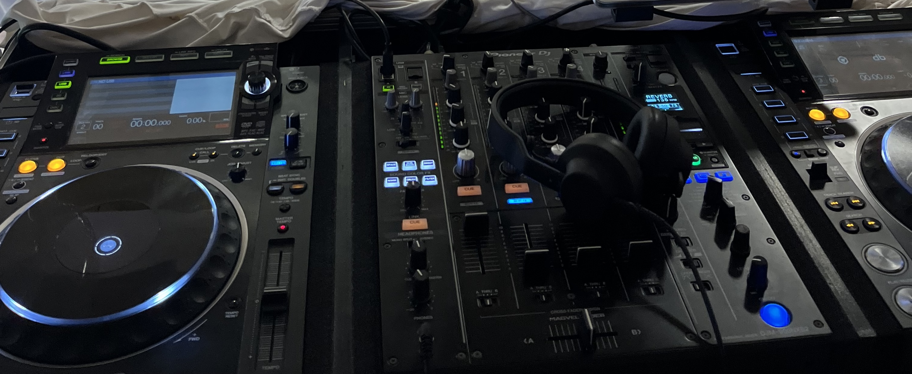 Régie complète Nexus 2 (2x CDJ-2000NXS2 et 1x DJM-900NXS2)