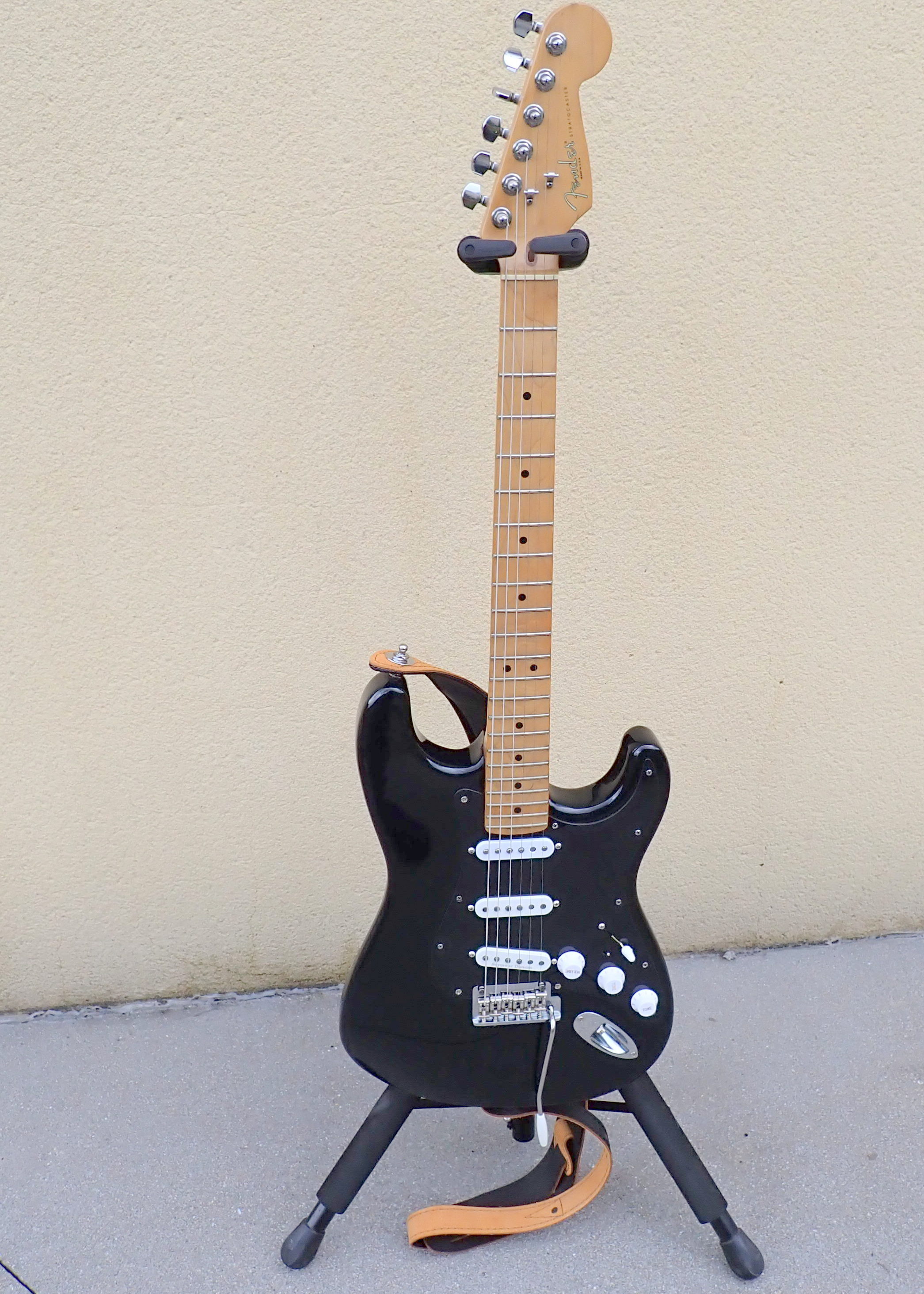 FENDER STRATOCASTER ANNIVERSARY  1995 BLACK STRAT