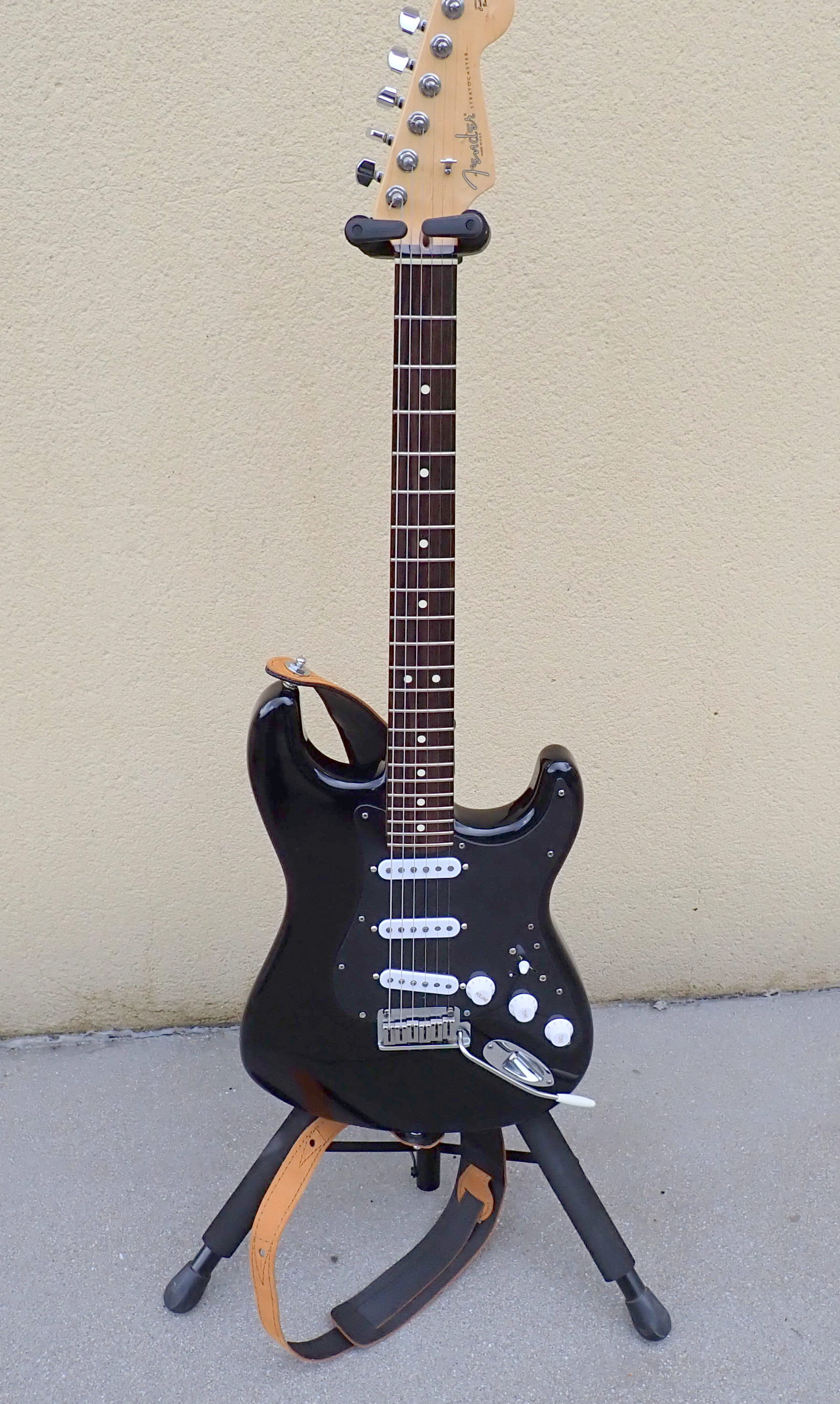 FENDER USA 2009 BLACK STRAT