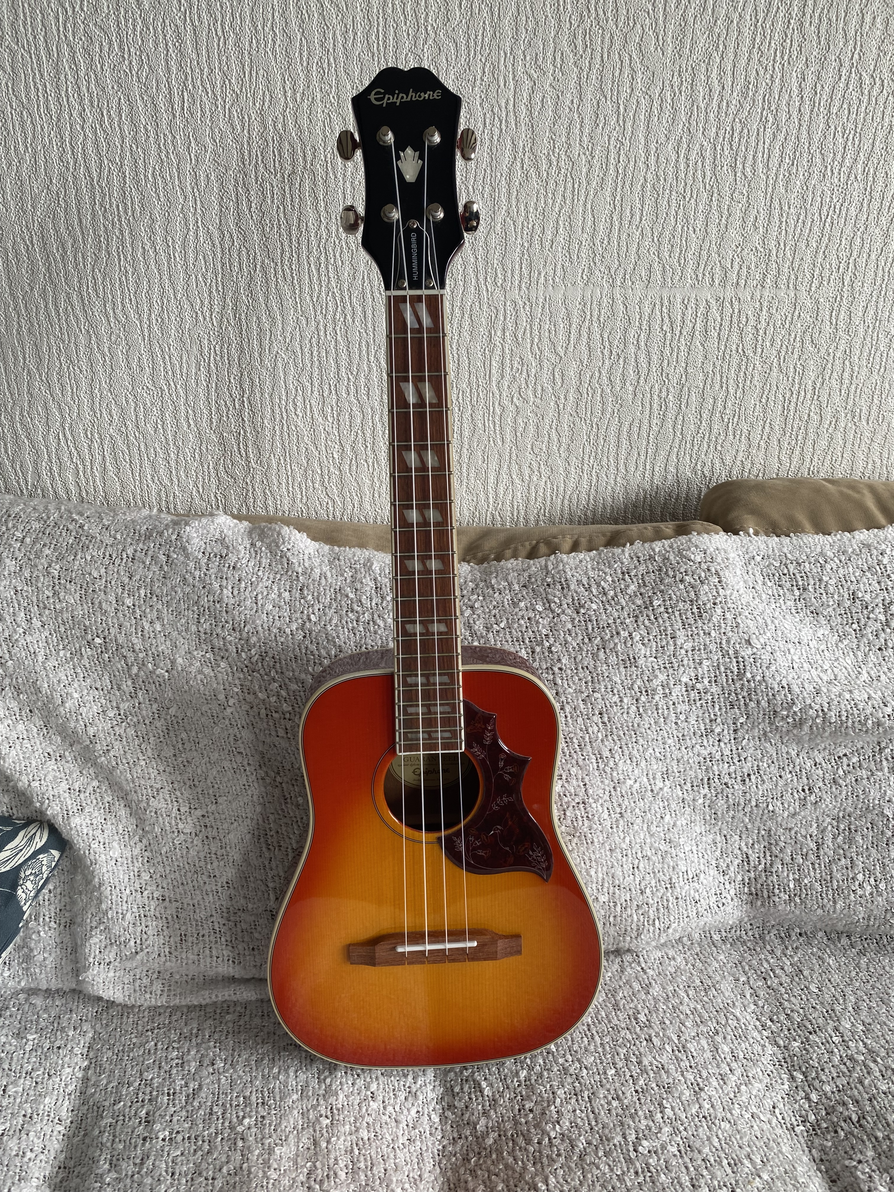 Vends Ukulele Hummingbird comme neuf 
