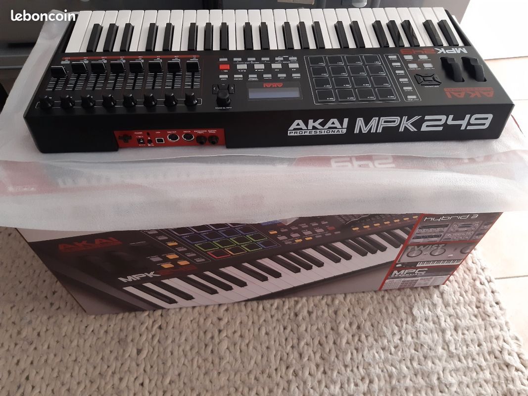 AKAI 3