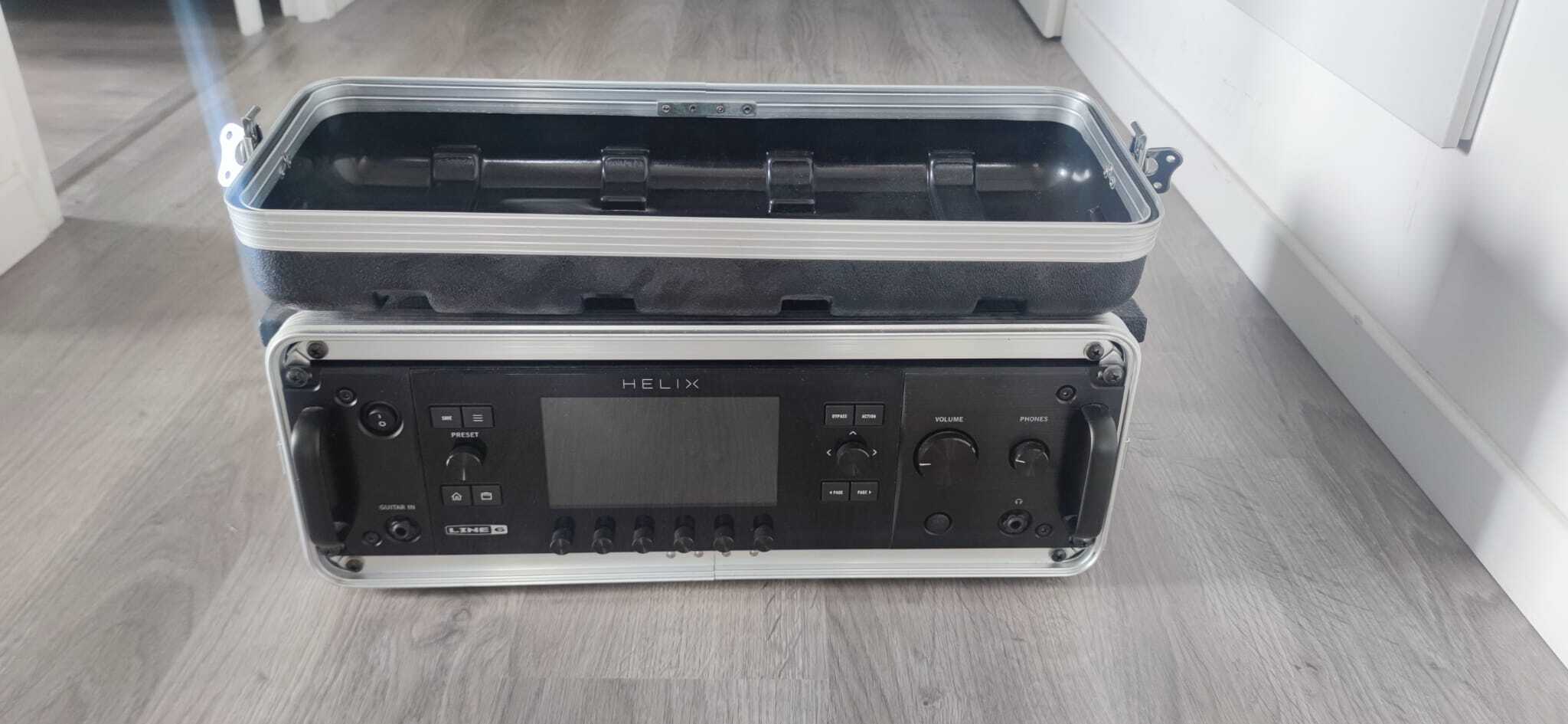 Line6 Helix Rack + Control + Rack Case + Multi-Effect Bag