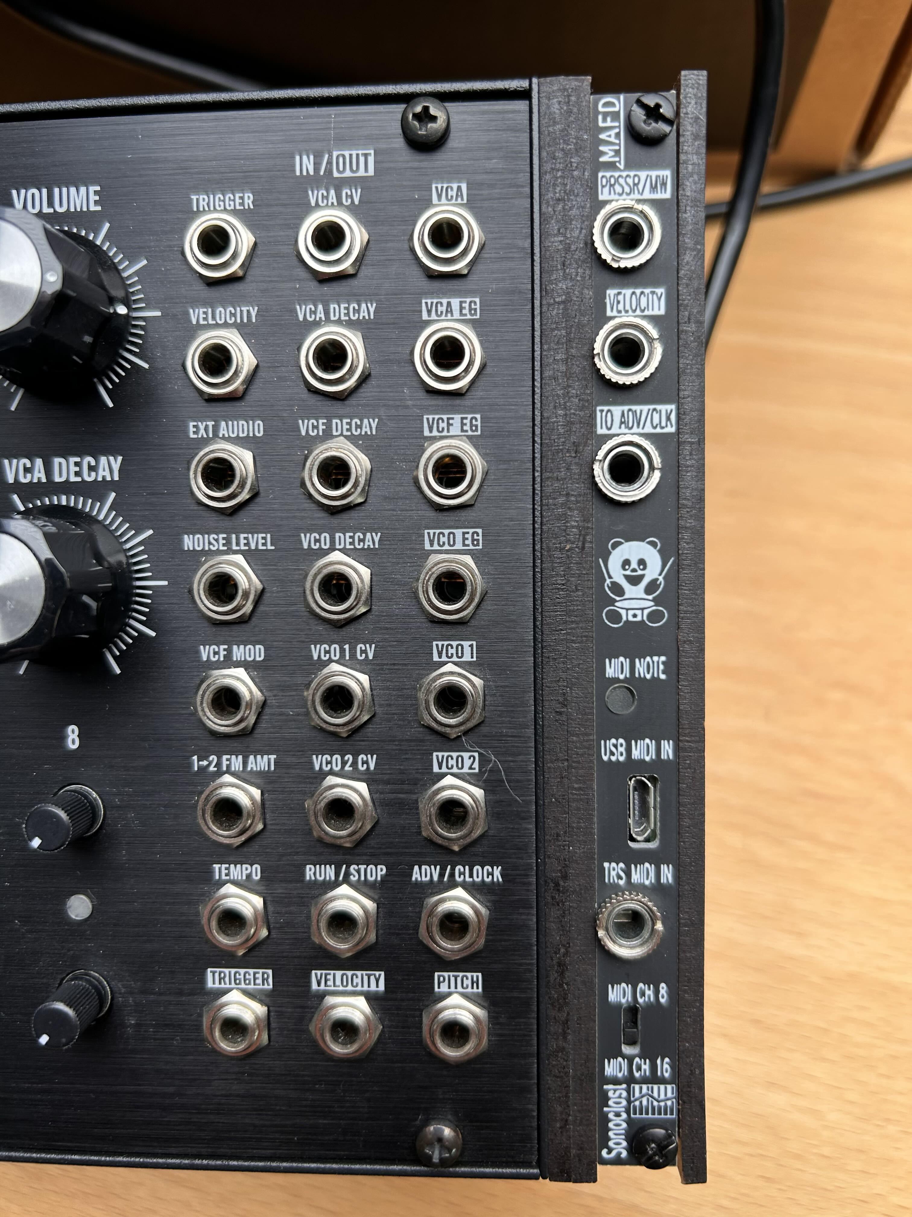 Moog Music DFAM (Drummer From Another Mother) (15524)
