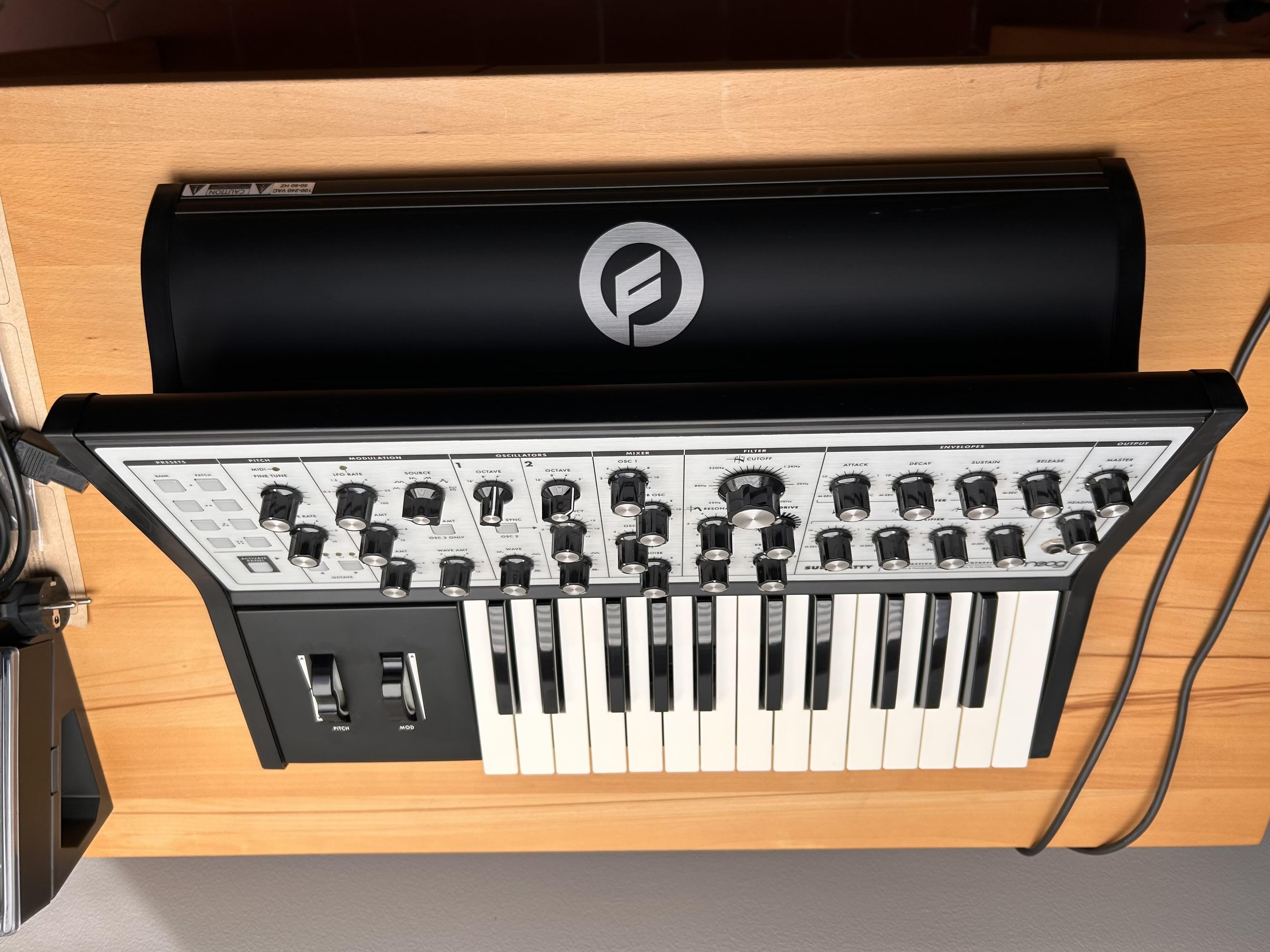 Moog Music Sub Phatty (98378)