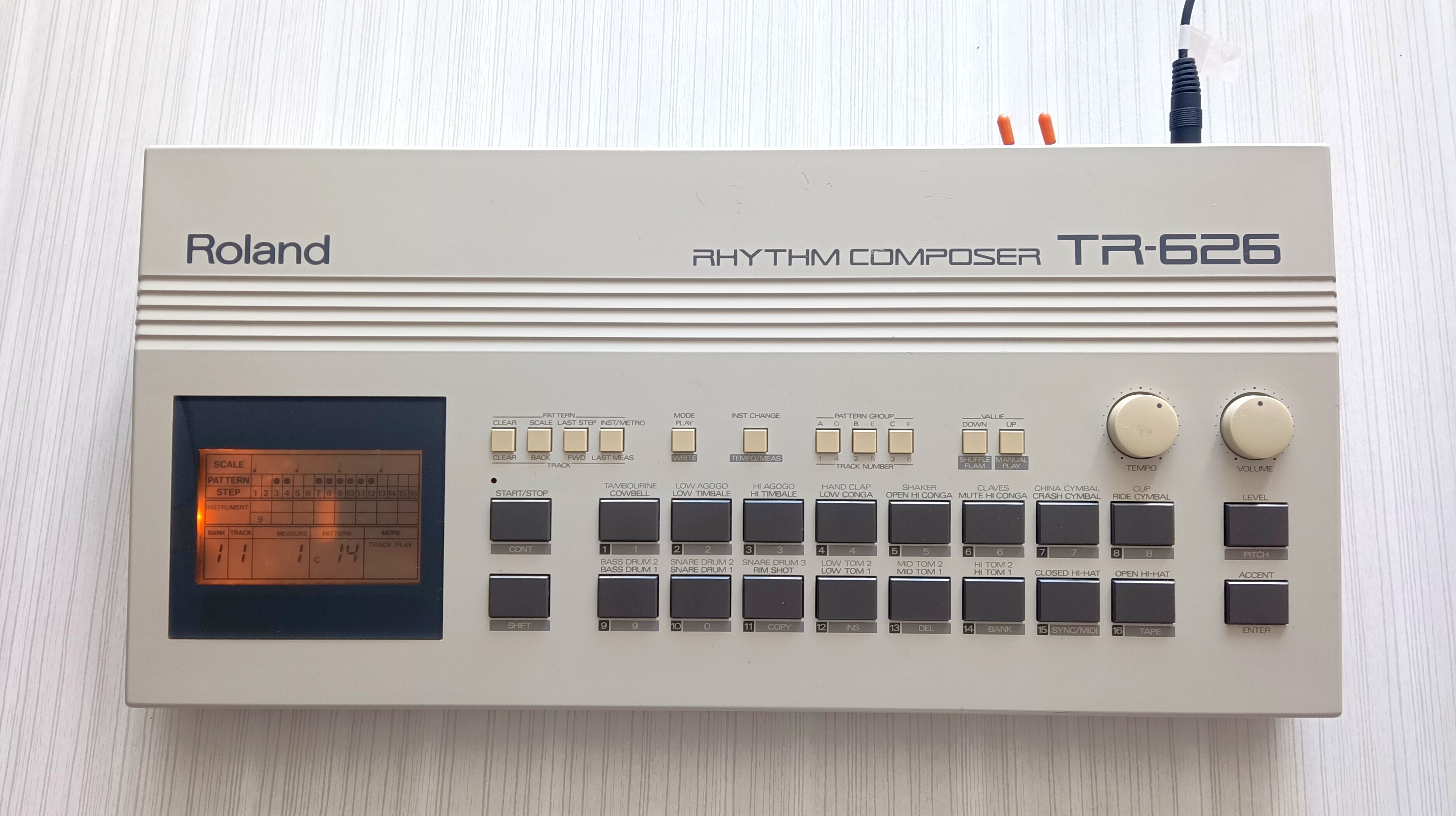 Roland TR-626 + rétro-éclairage + HKA Design TR909 TR808 TR707 DMX LinnDrum LM1 + alimentation + boite d'origine