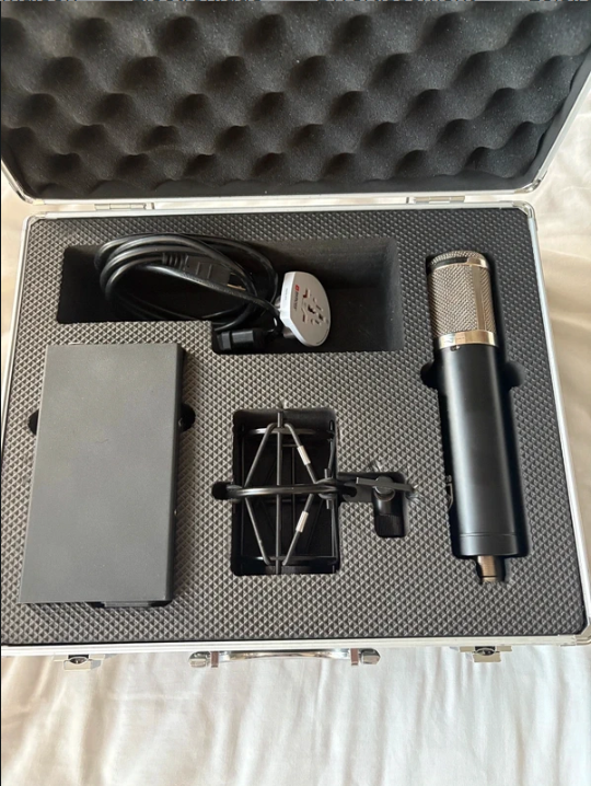 Lauten Audio LA-320 (Microphone à lampe)