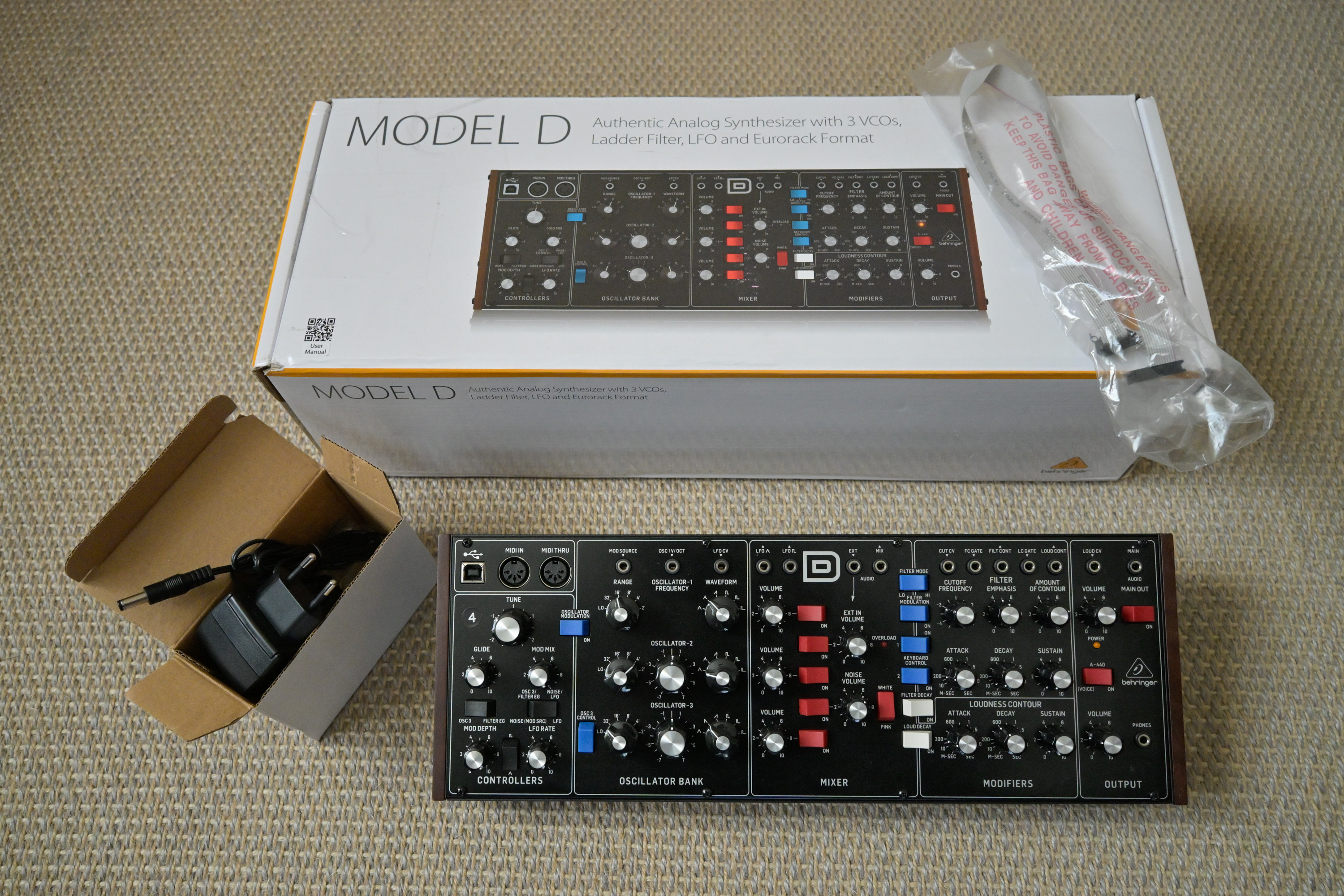 Vends Behringer Model D
