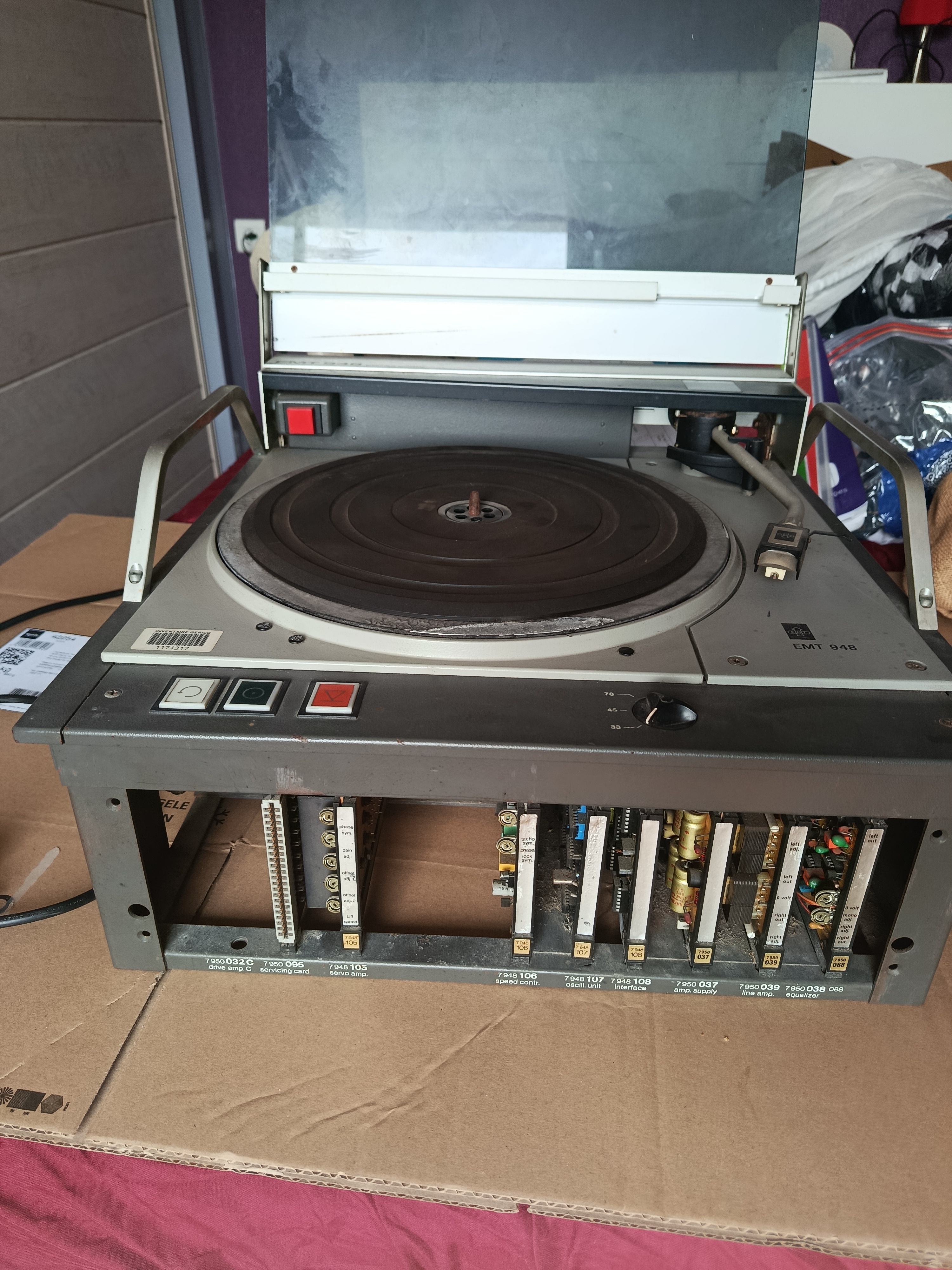 Vend platine vinyle EMT948