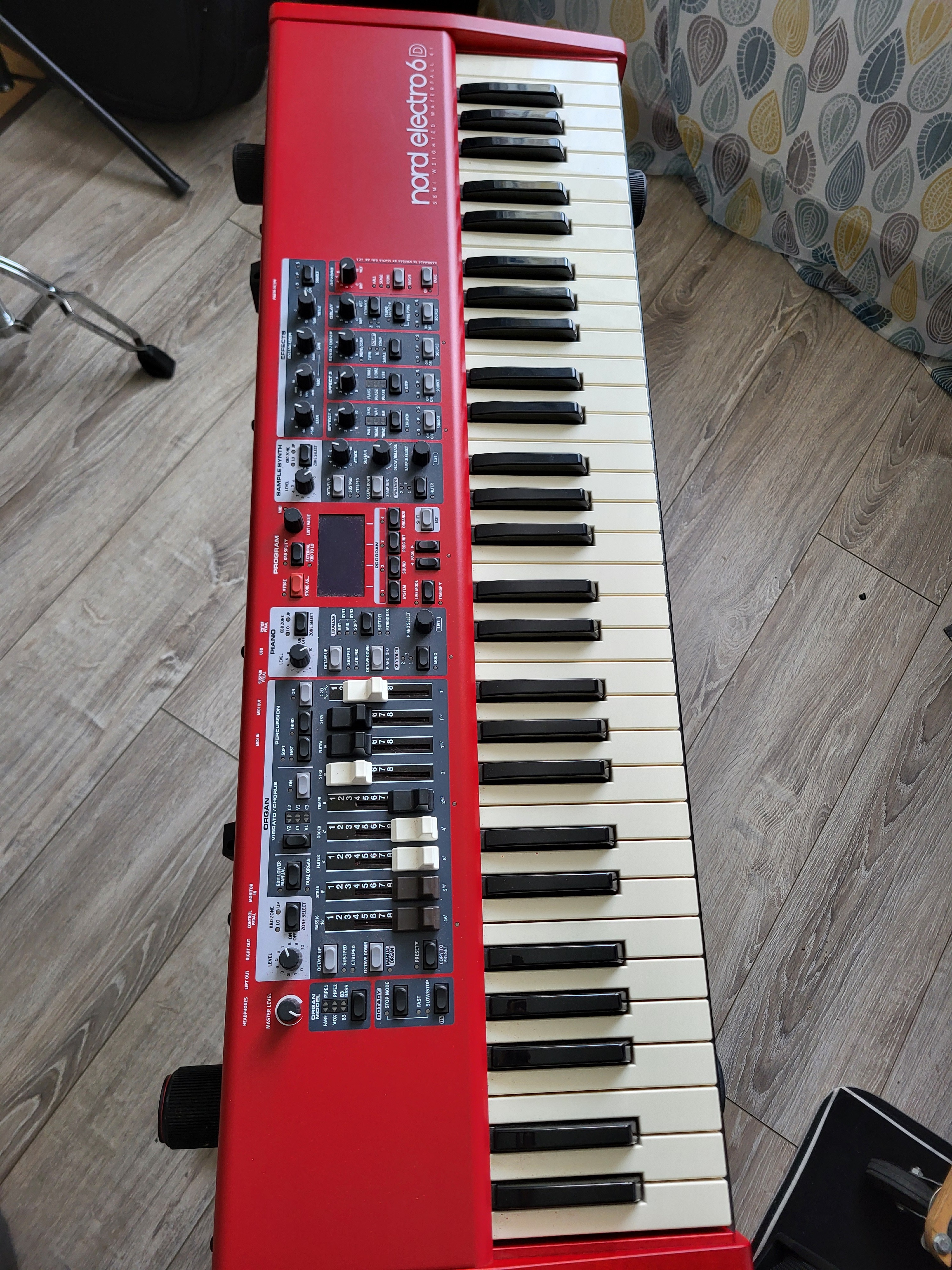 Nord Electro 6 D 61