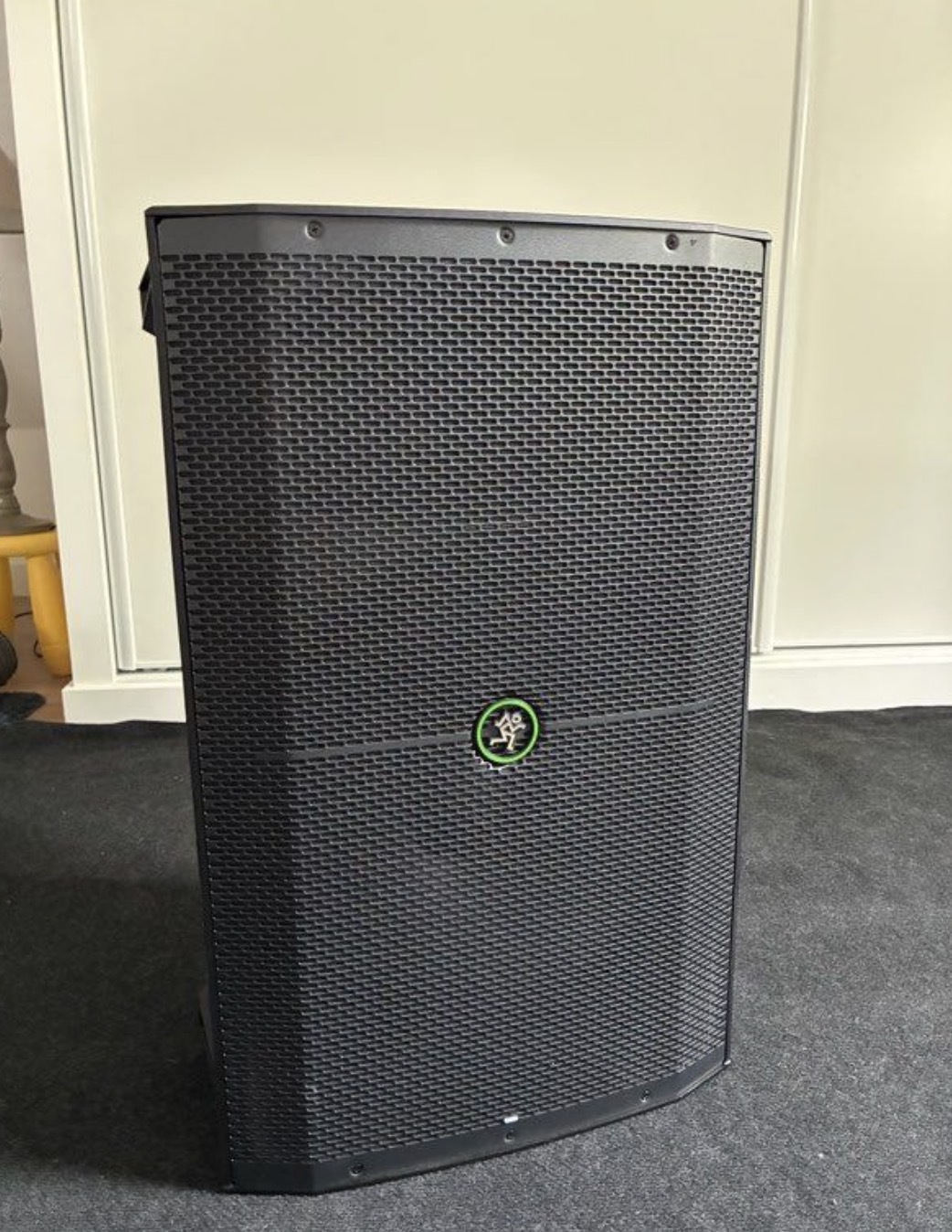 Vends paire enceintes amplifiées Mackie Thump 215 + pieds de support offert