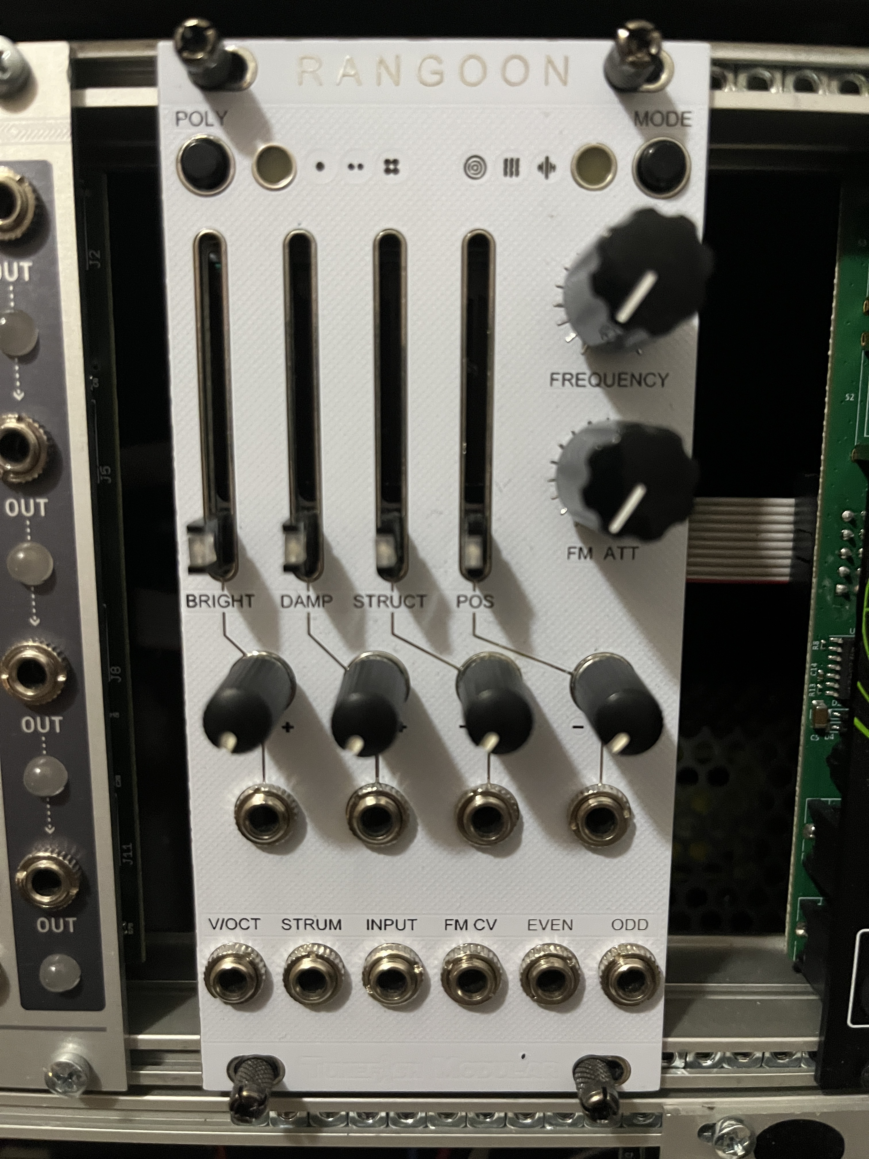 Vends Mutable Instruments Rings – Résonateur modale Eurorack