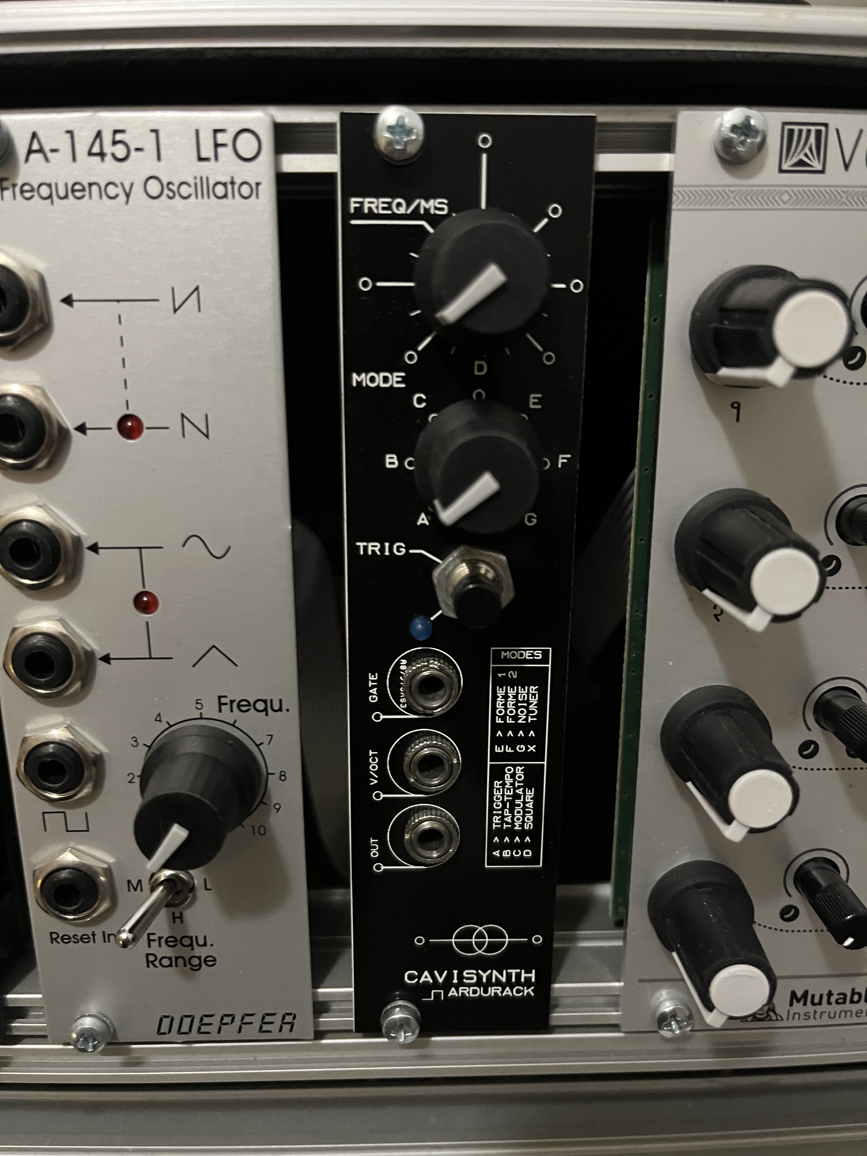 CAVISYNTH Ardurack – Module Eurorack multifonction (oscillo VCO / LFO / trigger)