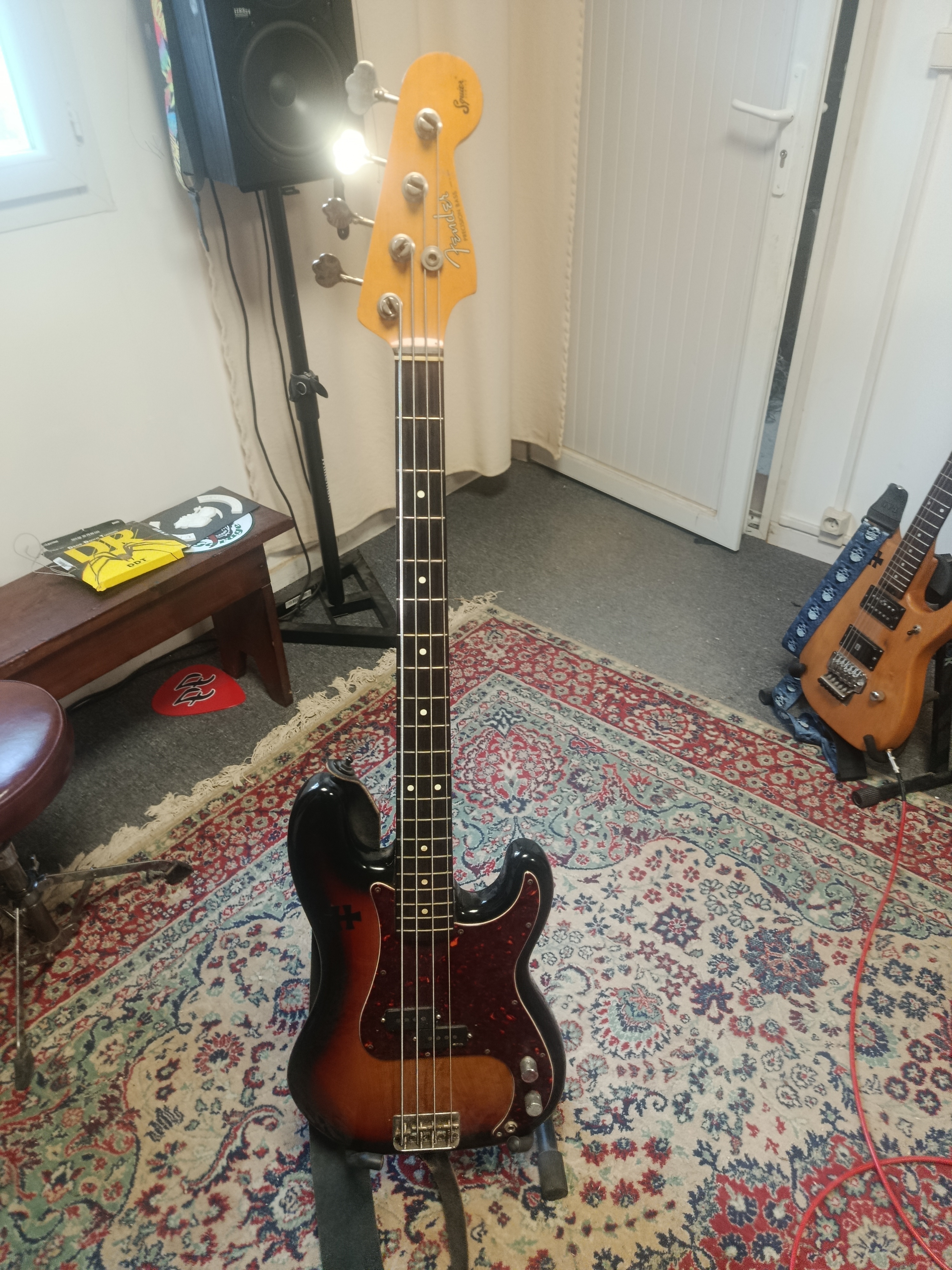 Fender Precision Bass JV (11/1982) – Vintage Japon – Micros d’origine inclus