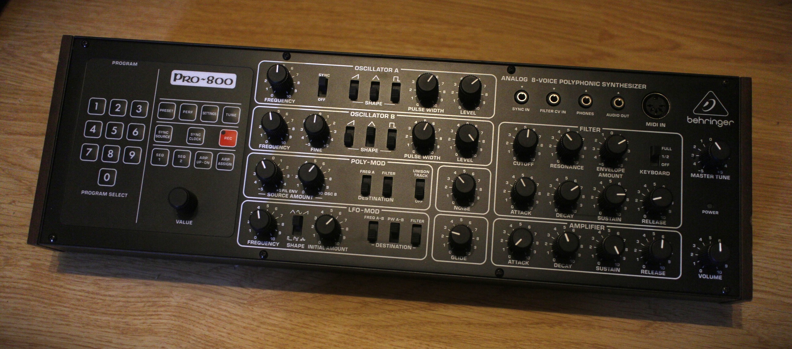 Behringer Pro-800
