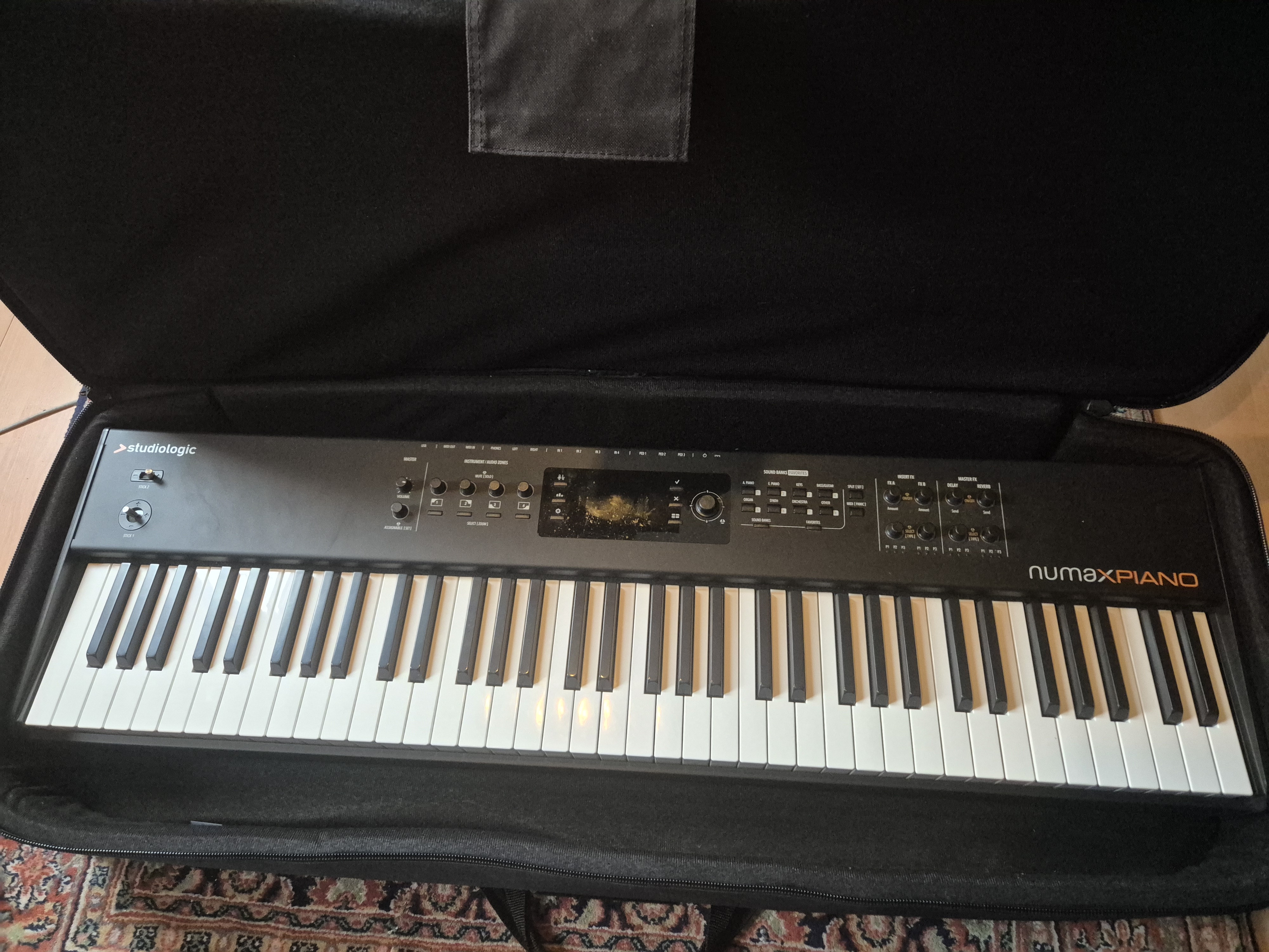 vends numa x piano 73 avec fly kurzweil