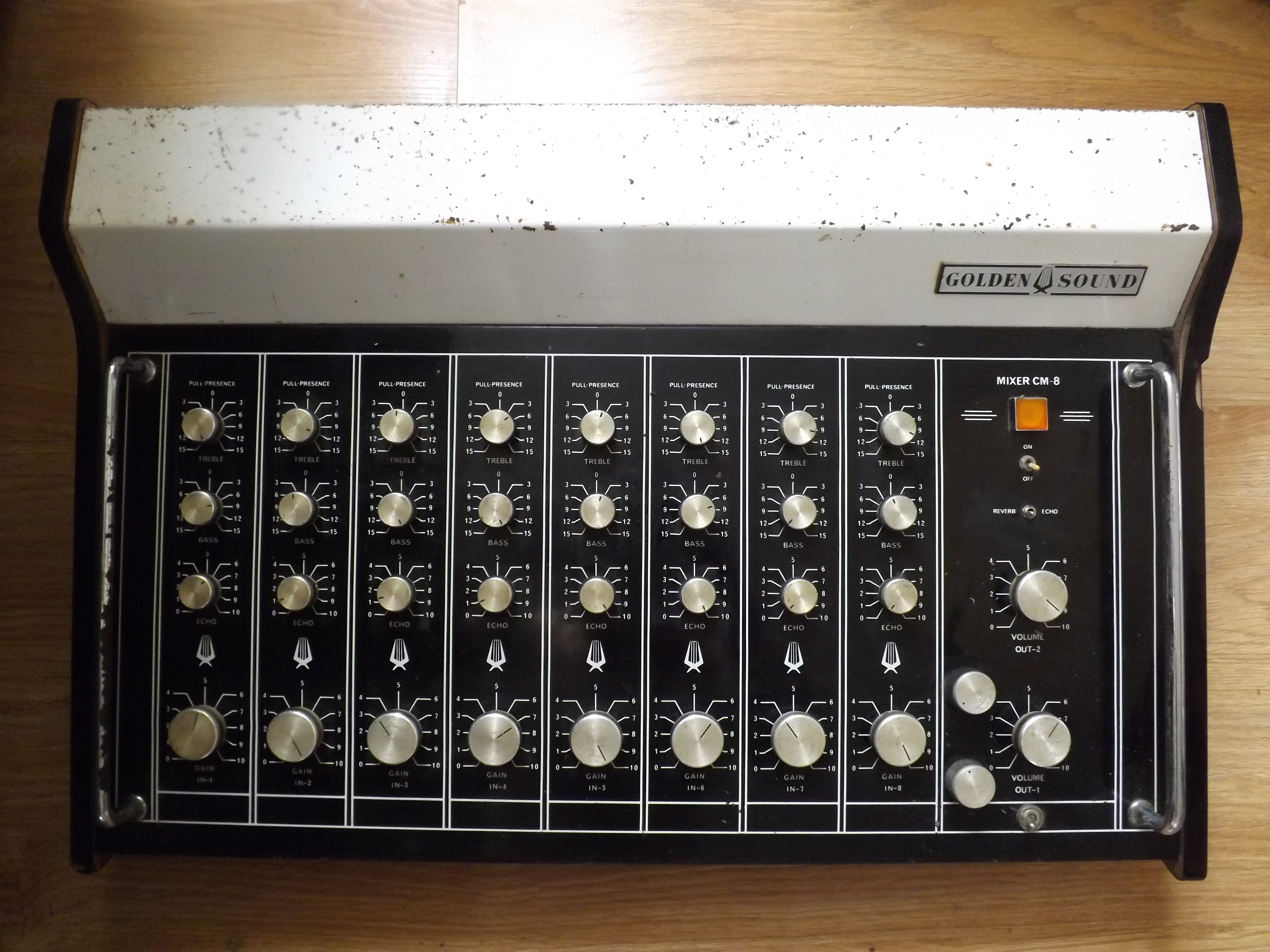 console golden sound CM8 ultra rare!!!
