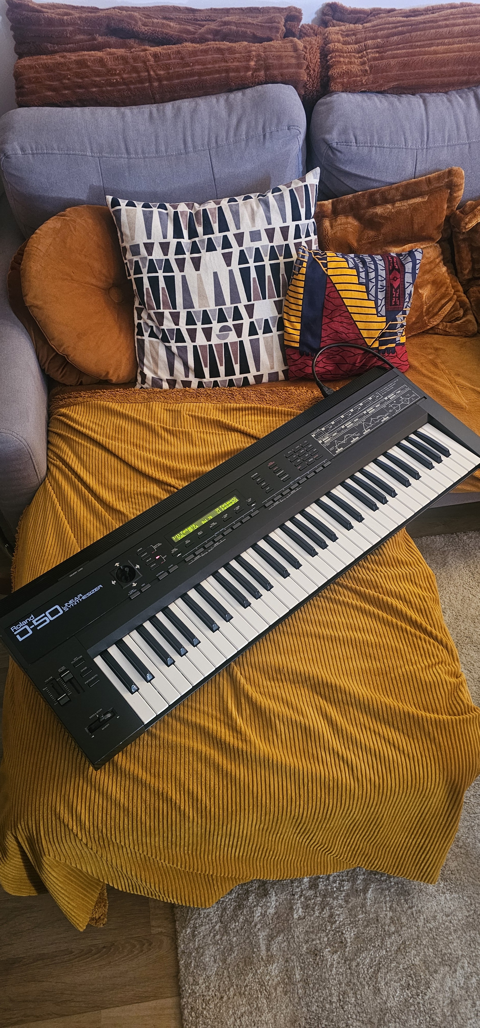 Roland D50 - Synthétiseur Légendaire - Accessoires - Excellent Etat - Revisé