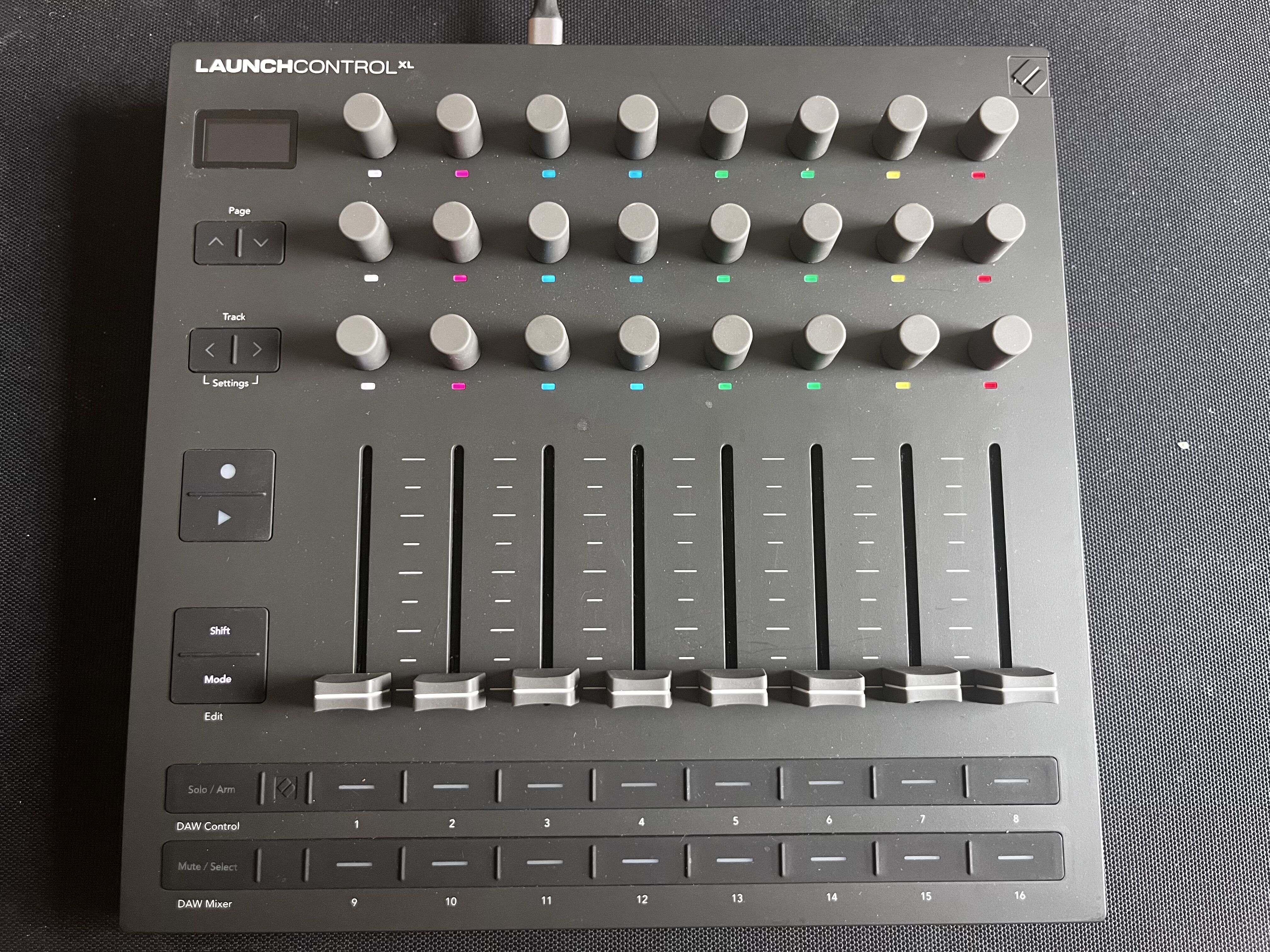 Vends Novation Launch Control XL 3 + Decksaver