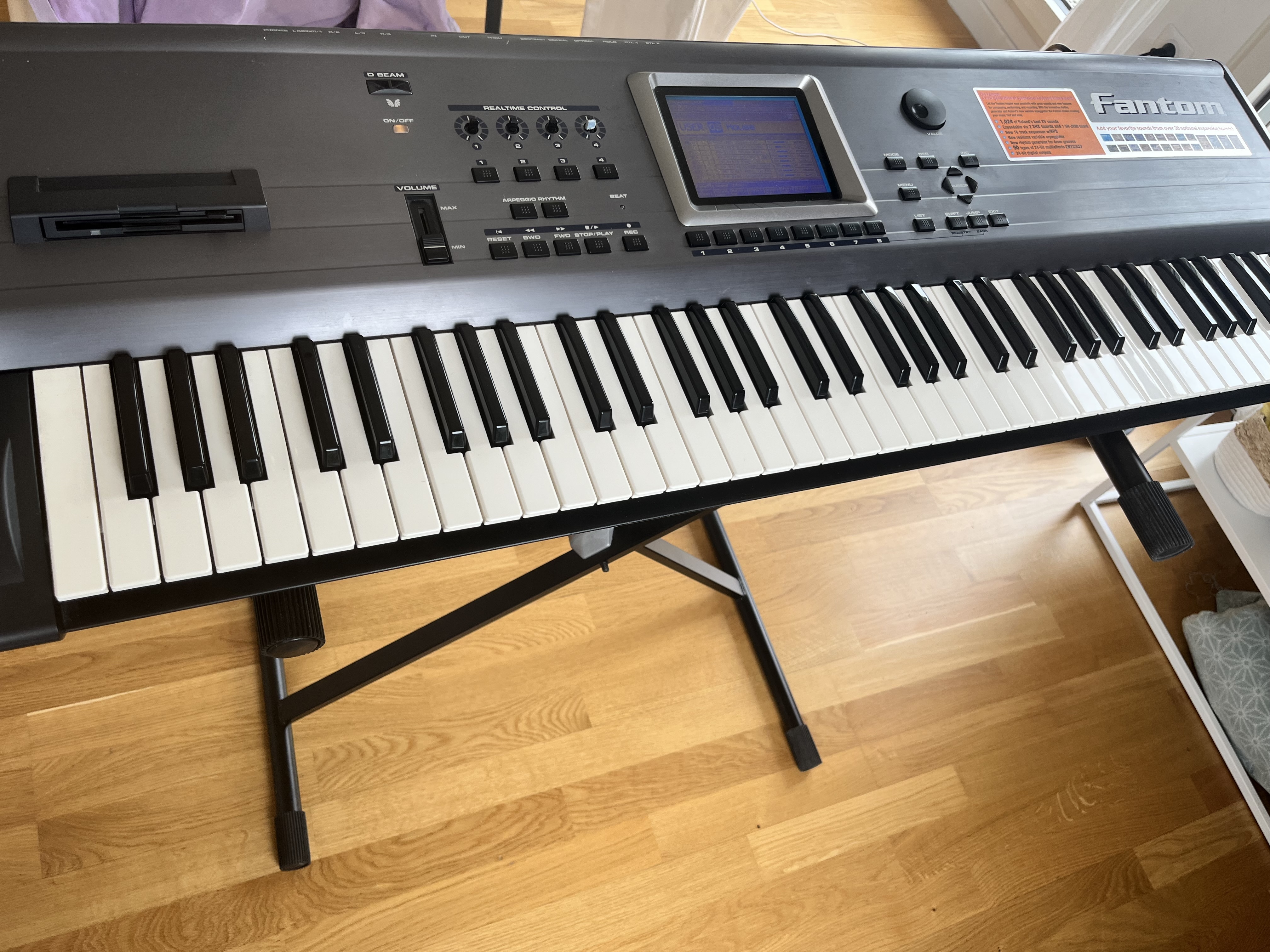 Vends Synthétiseur Roland Fantom FA-76