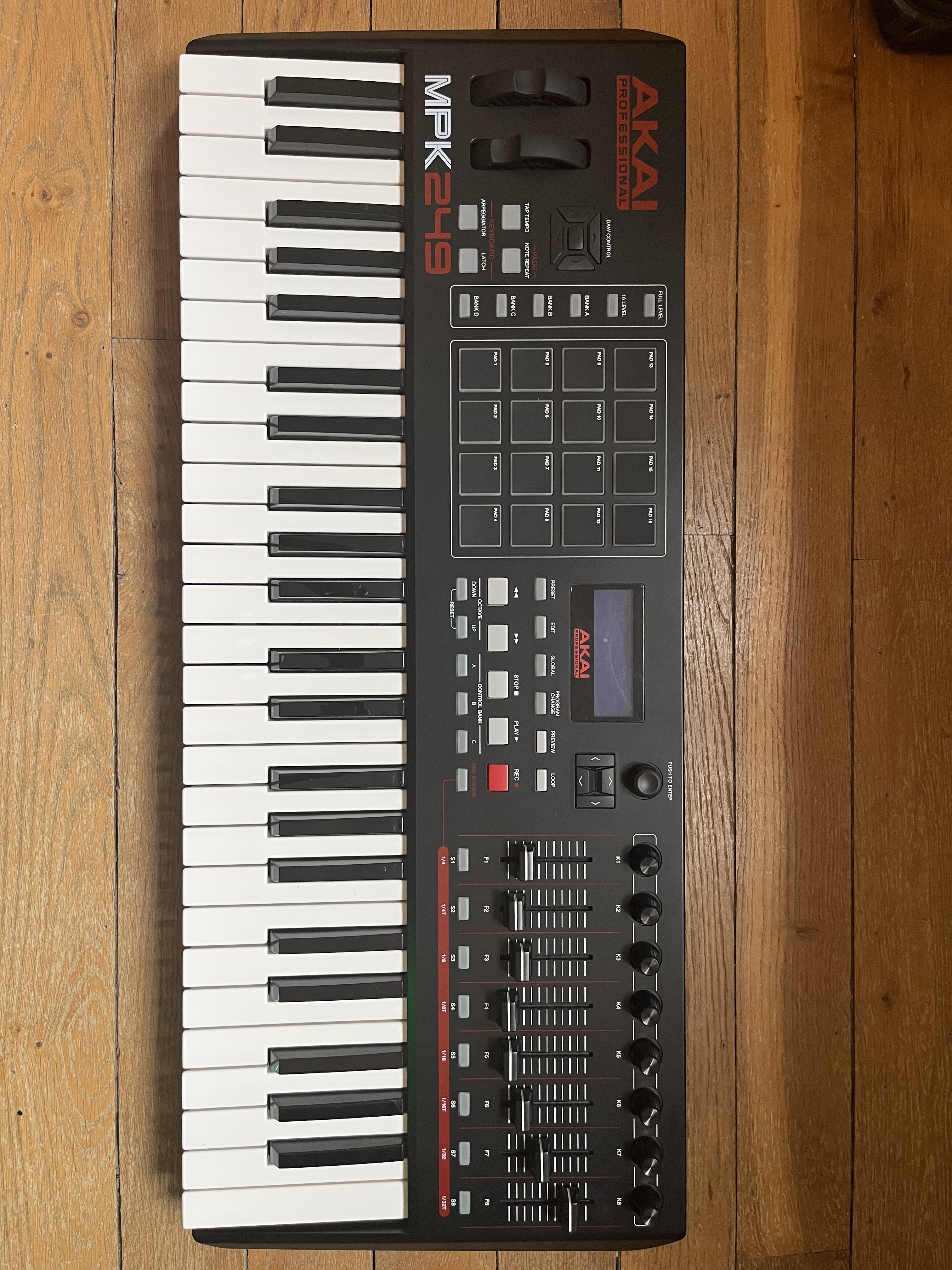 Vends clavier AKAI MPK249