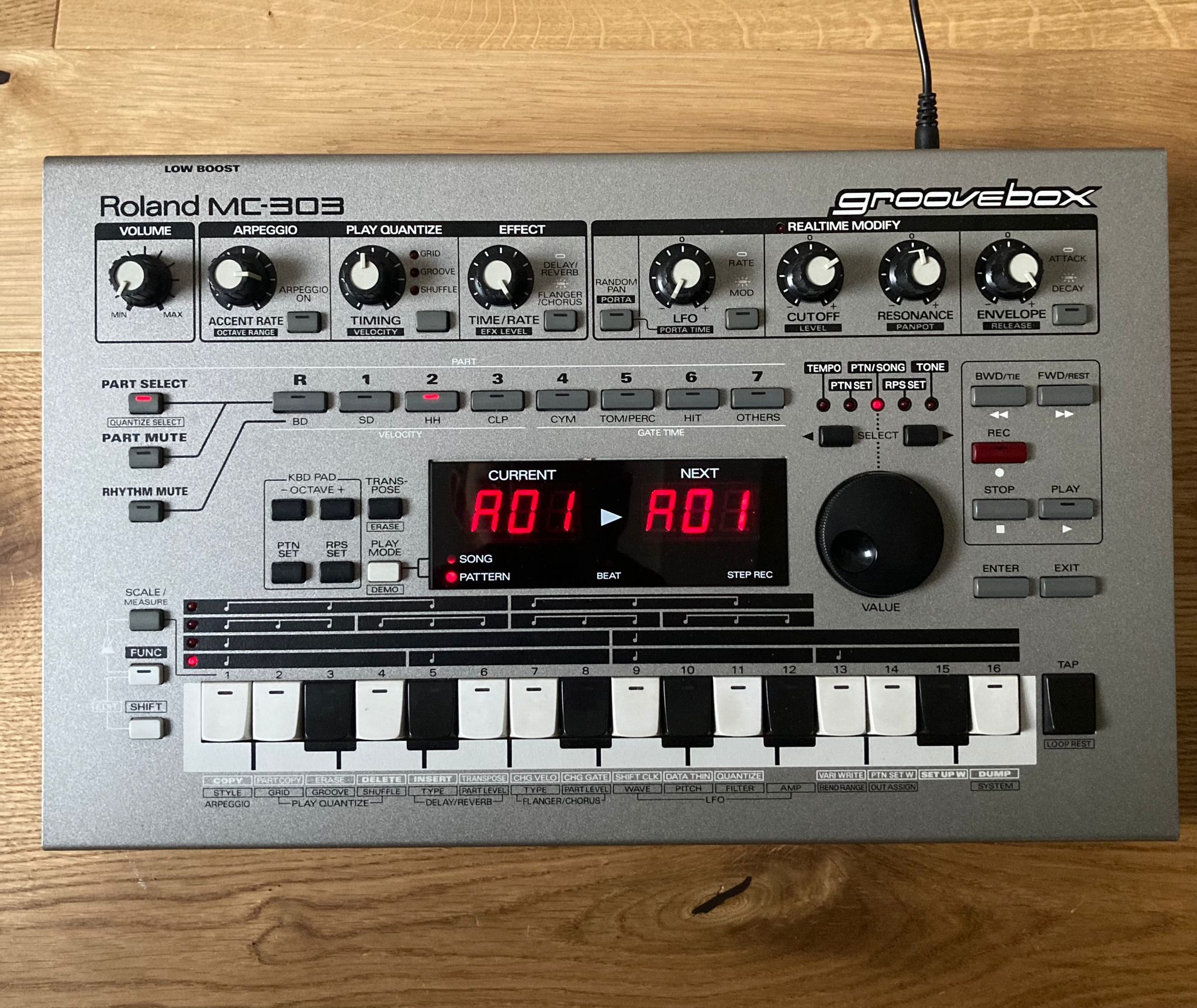 Groovebox Roland MC-303