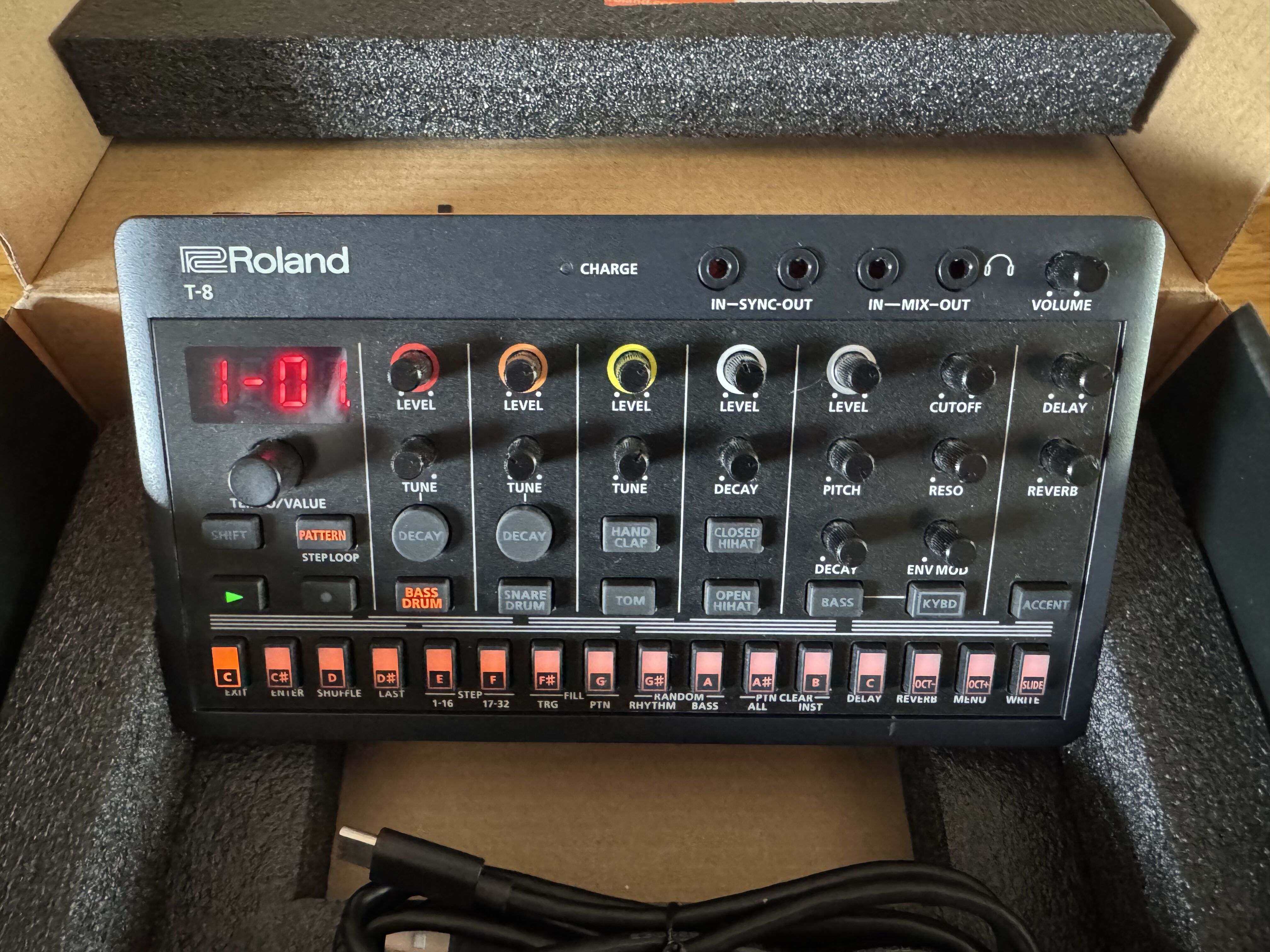 Vends BAR Beat Machine Roland T-8 comme neuve 