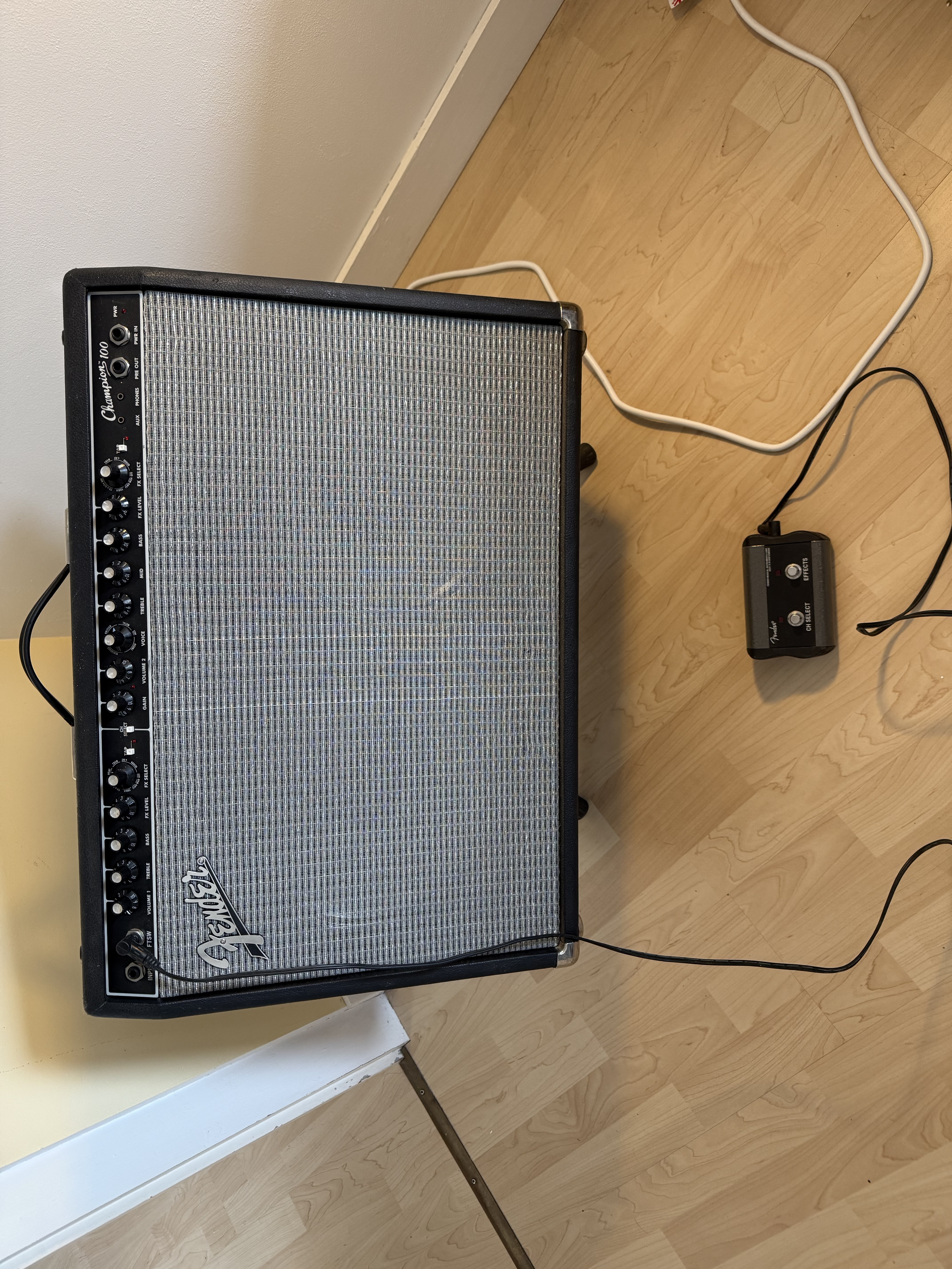Fender Champion 100 – 2x12 – 100W – Footswitch inclus