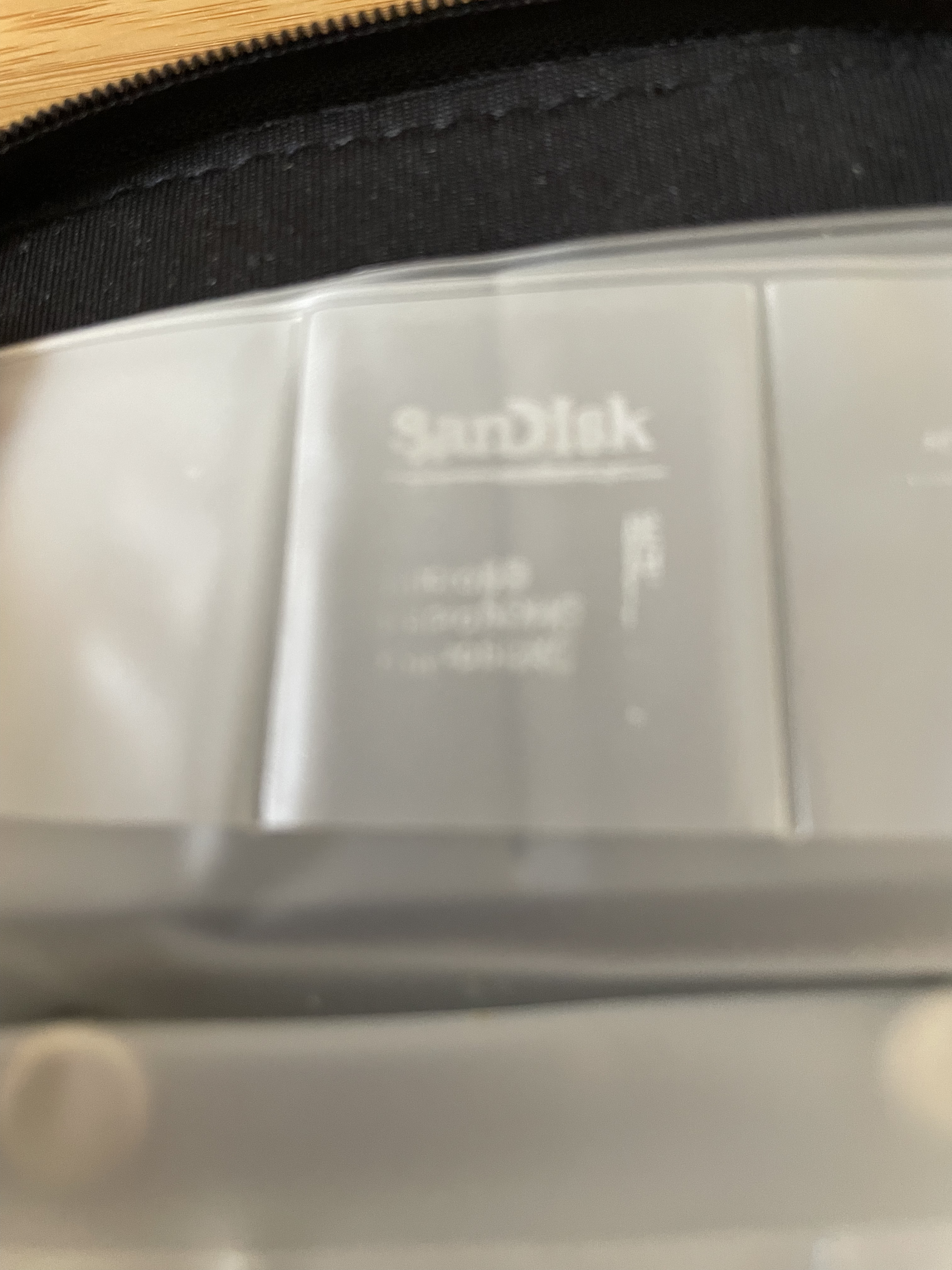 16.6. Étui de transport Eco-Fused pour carte mémoire (SD, SDHC, Compact Flash)