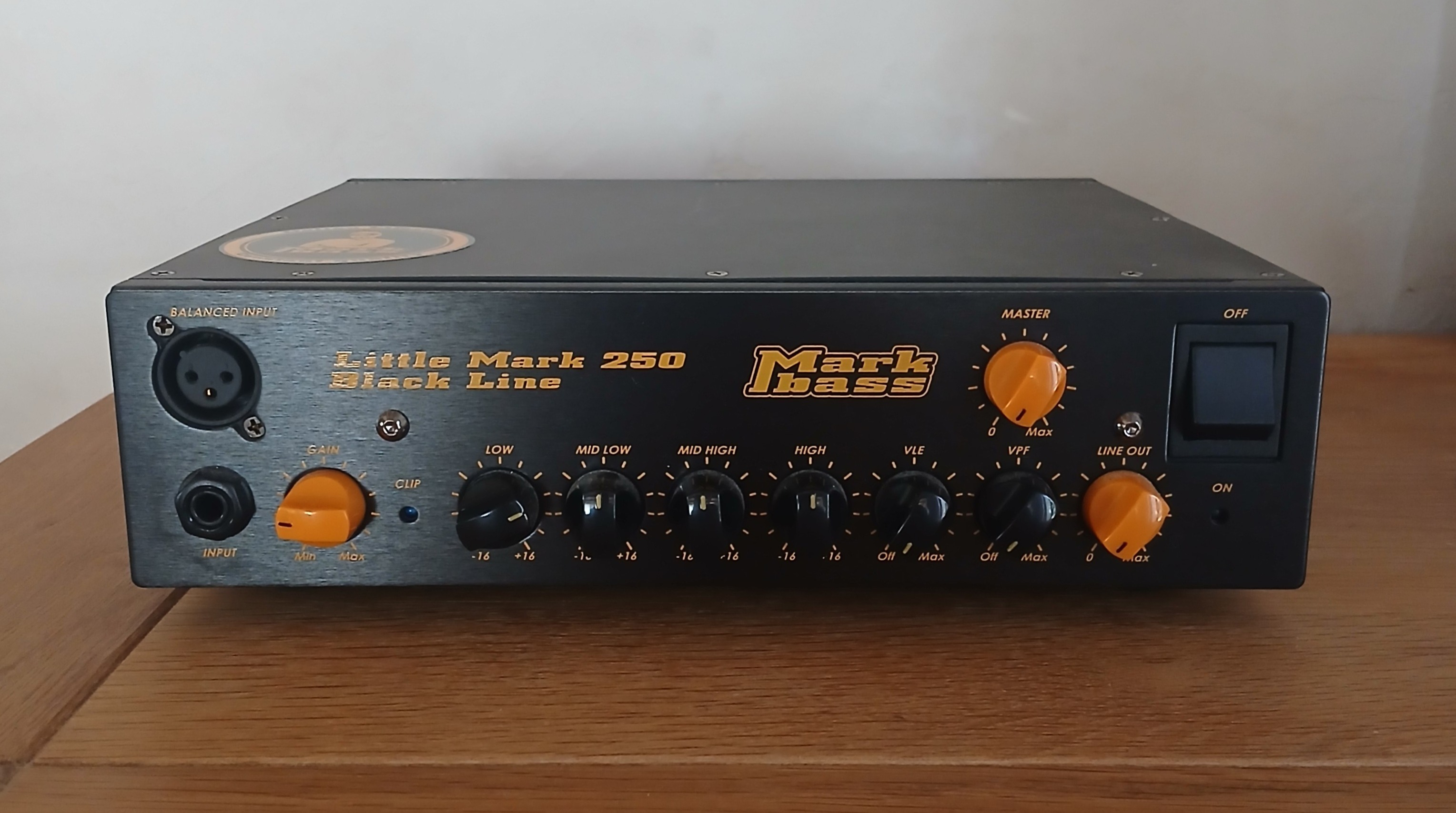 VENDS TETE AMPLI BASSE LITTLE MARK 250 BLACK LINE