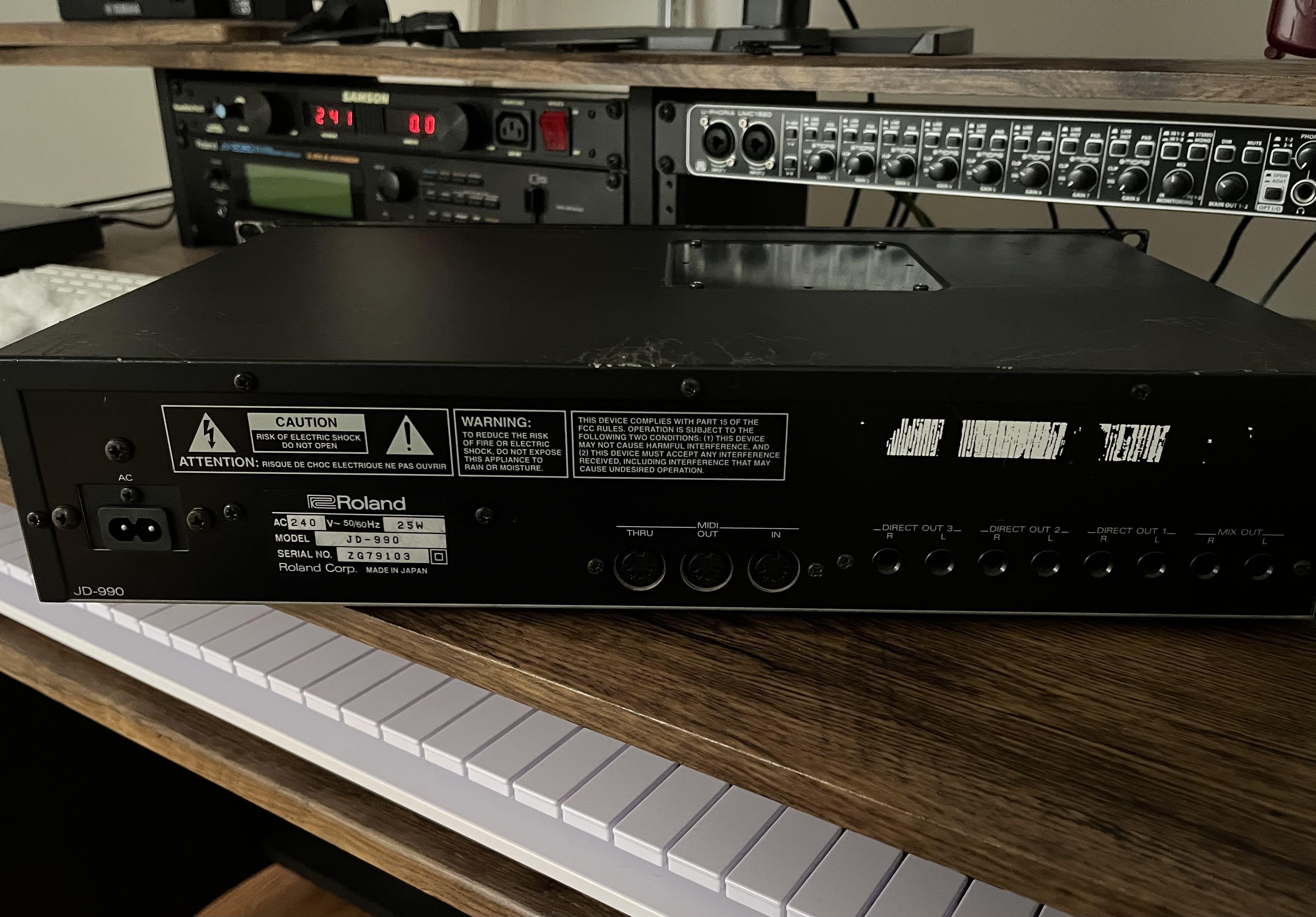 Vends SUPER JD990 Roland 