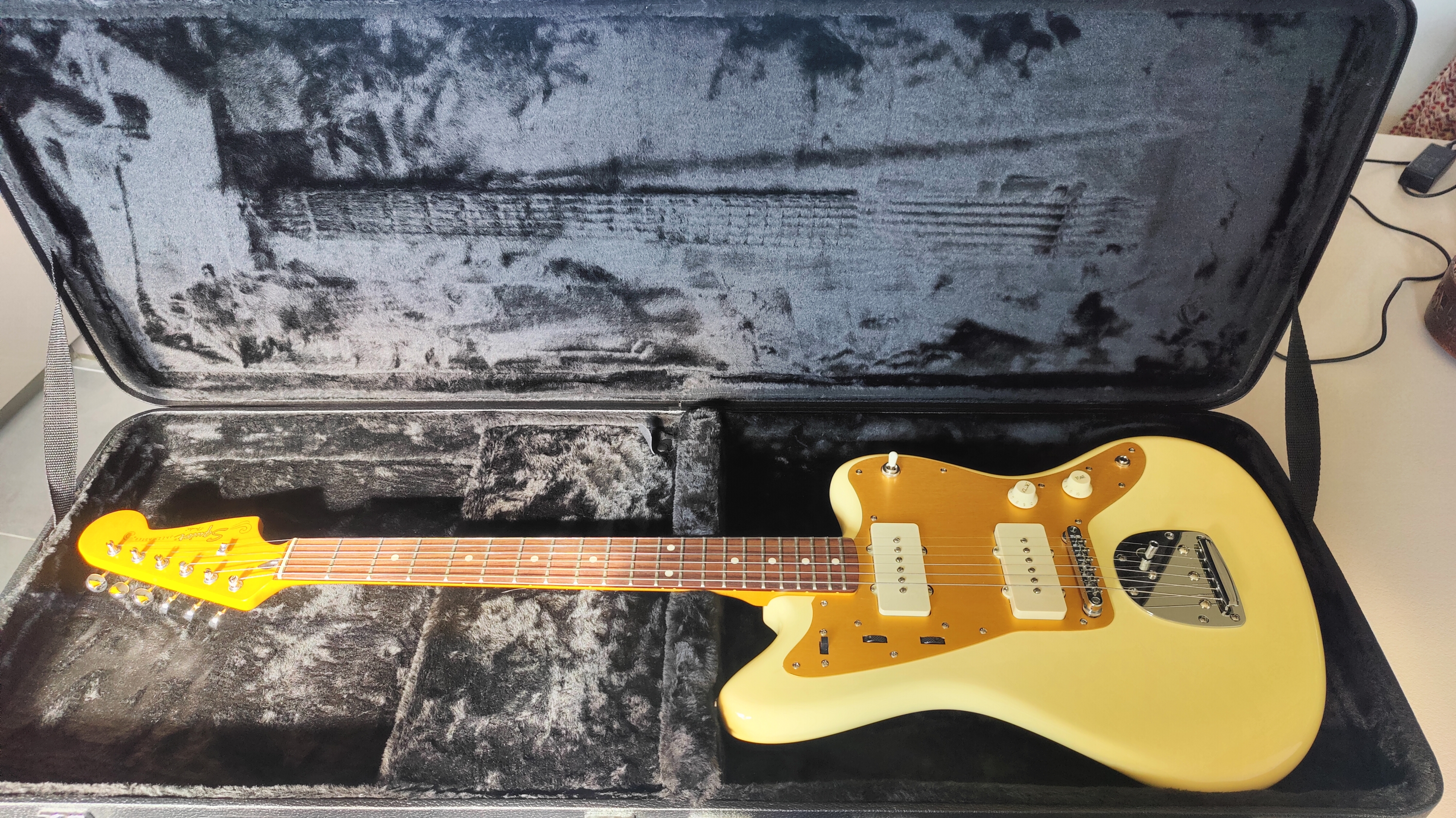 Guitare Squier Jazzmaster signature J.Mascis