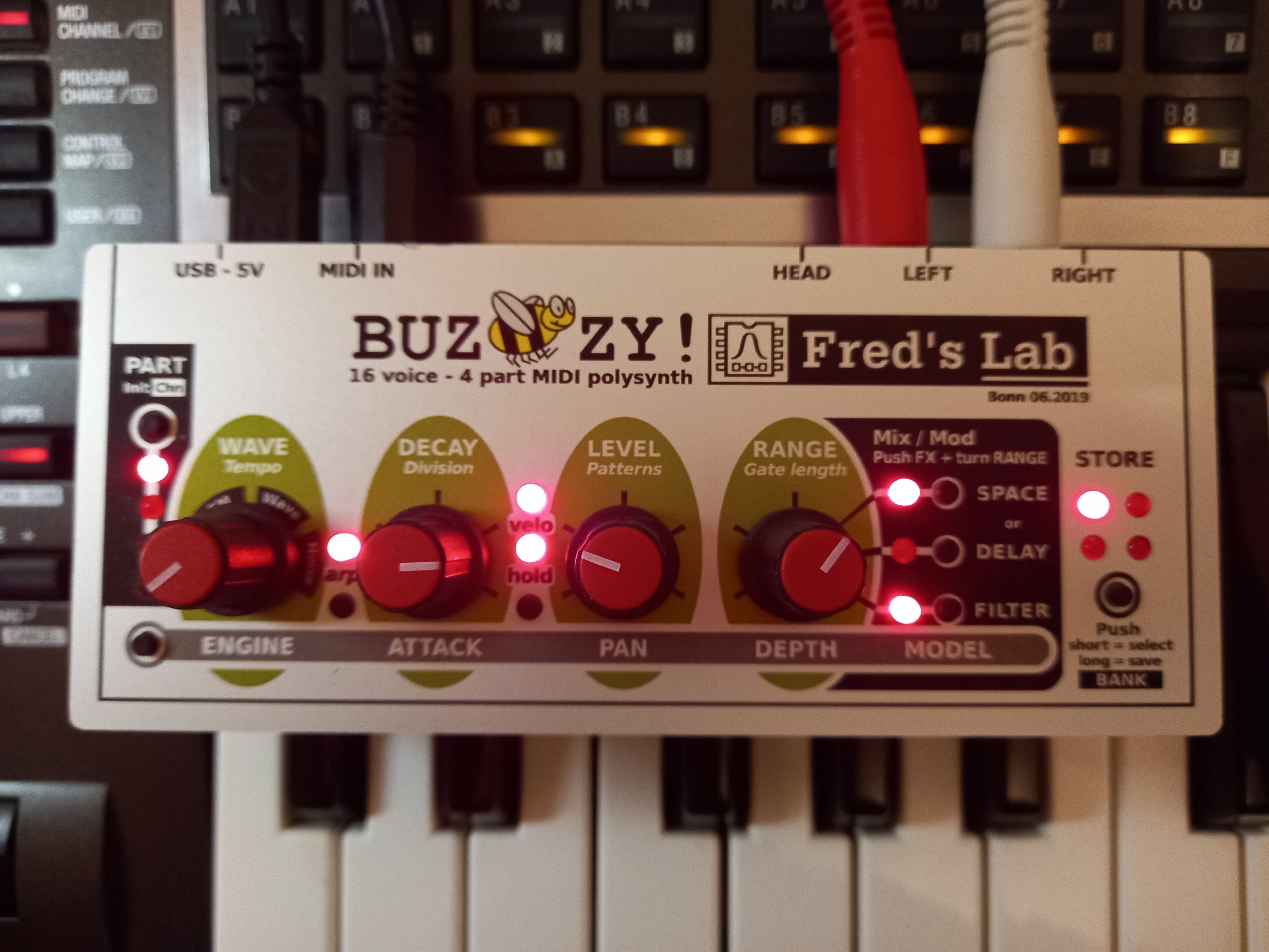 Fred's Lab Buzzzy! (71330)