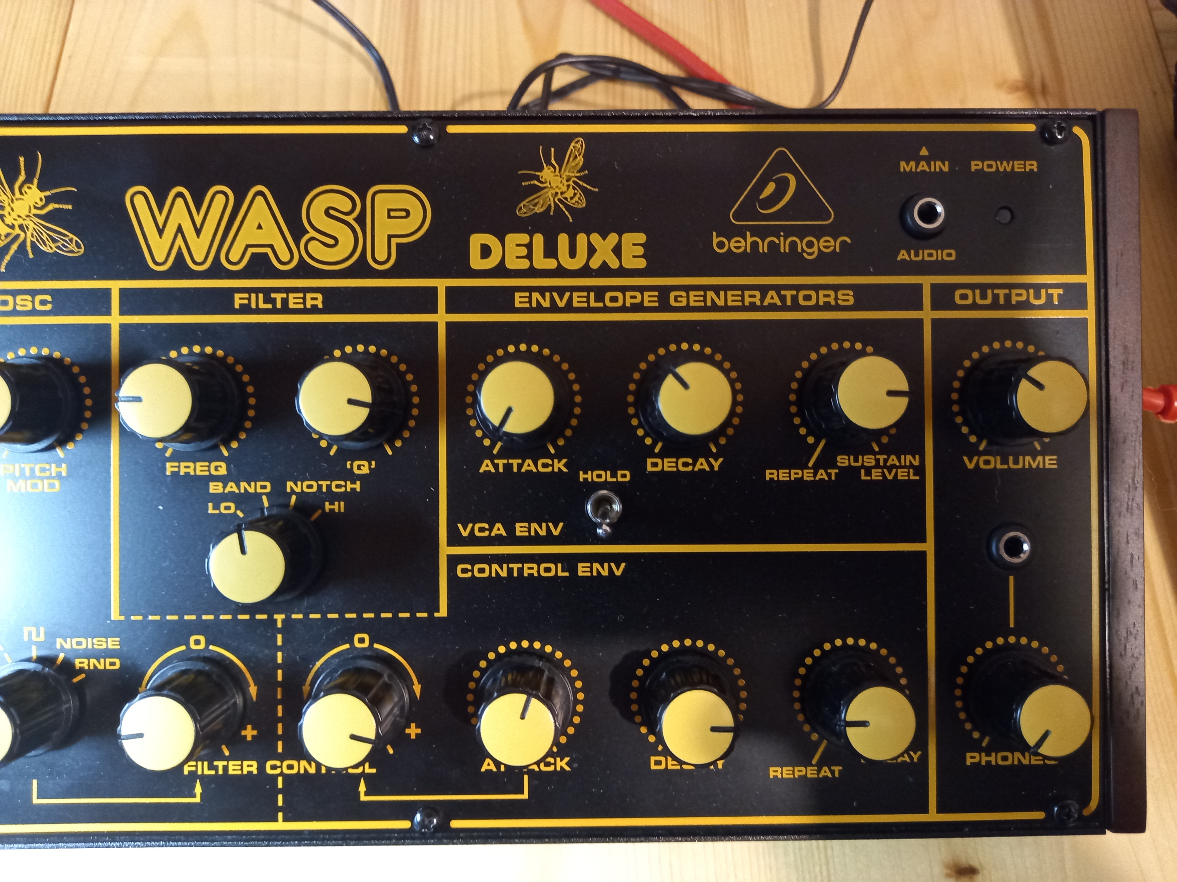 Behringer Wasp Deluxe (94155)