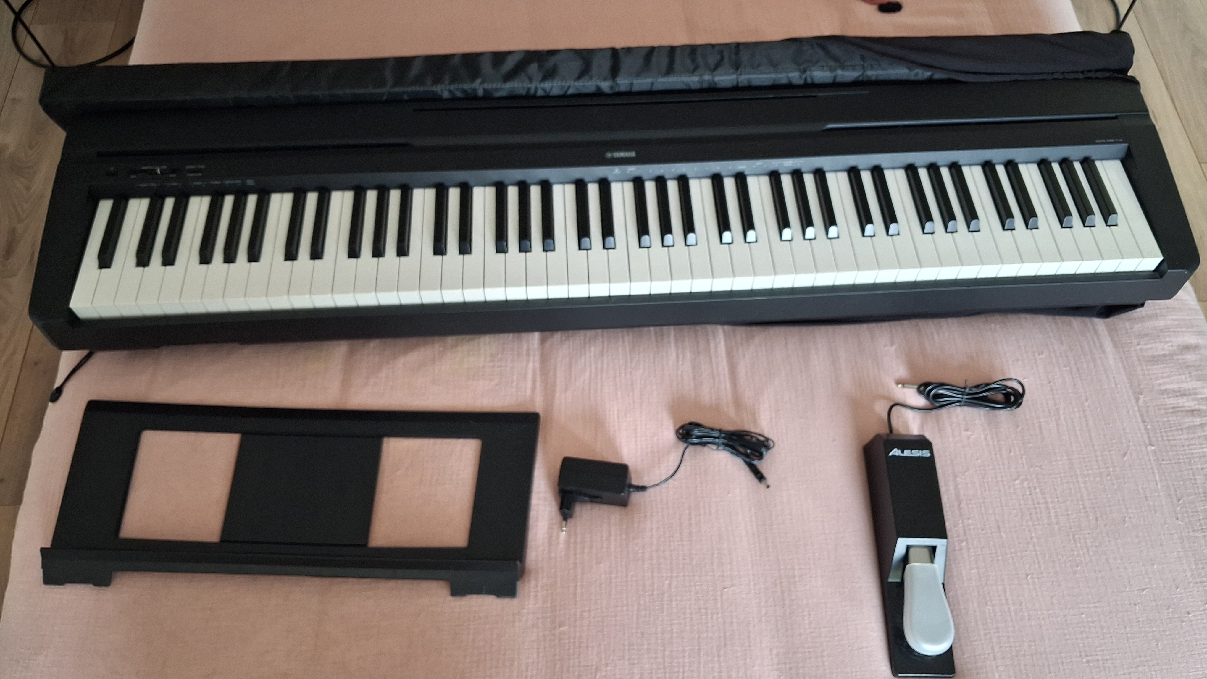 Vend piano numérique Yamaha P45 88 touches