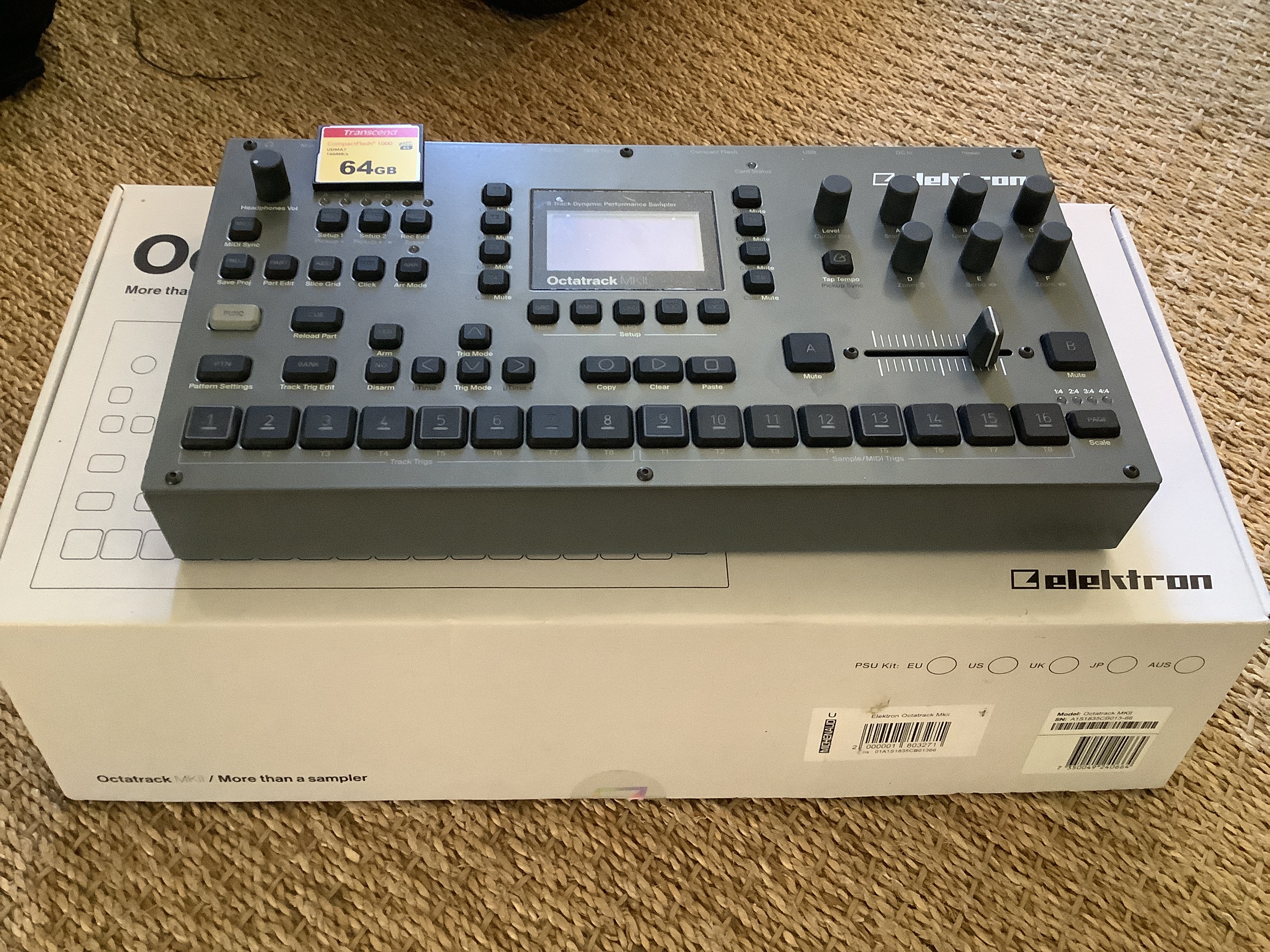 OCTATRACK mk2 parfait état + carte 64Gb + 2 presets EZBOT