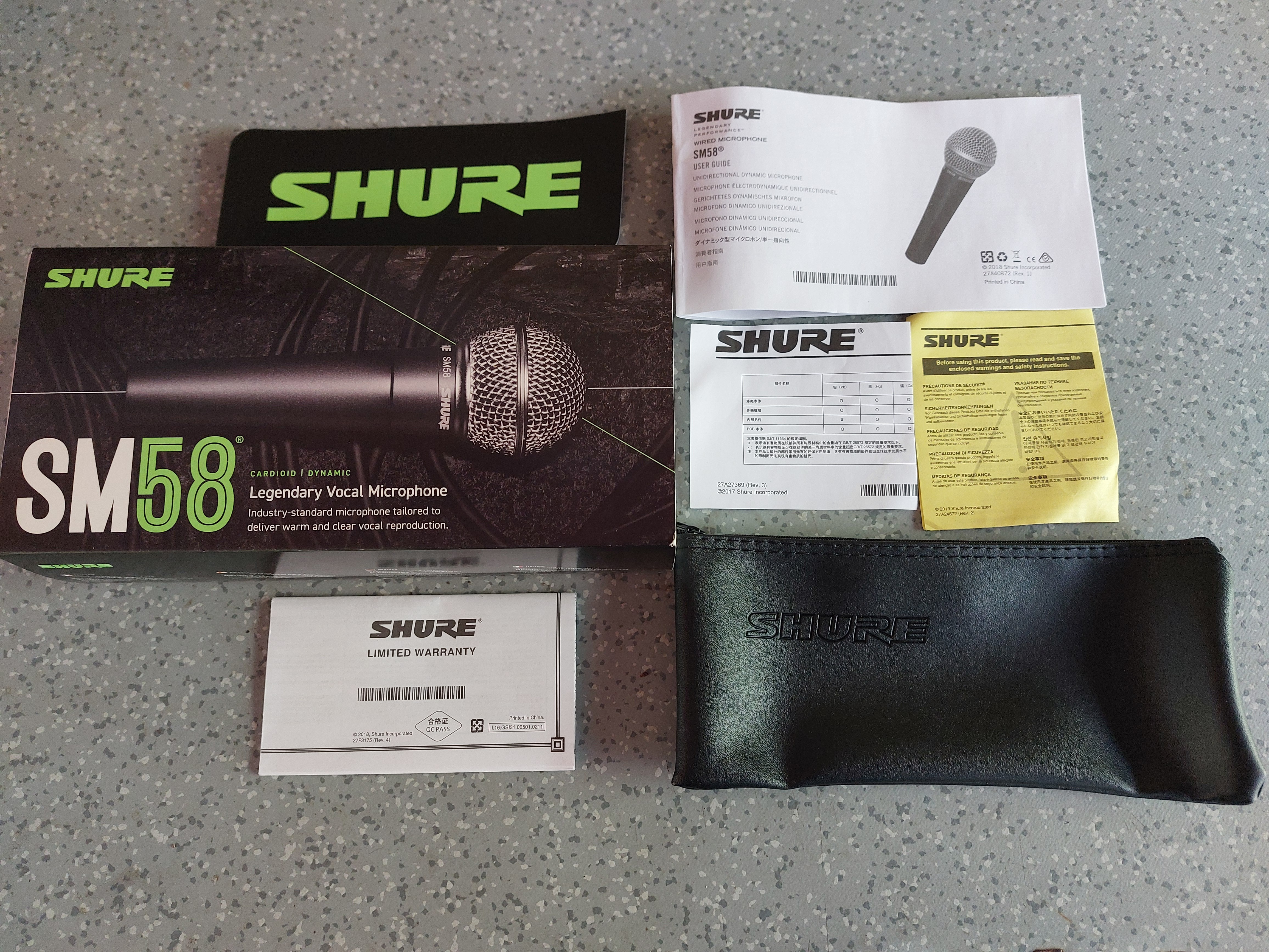 Lot complet Home-Studio : Micro Shure SM58 + Pied + Cabine Vocale Portable