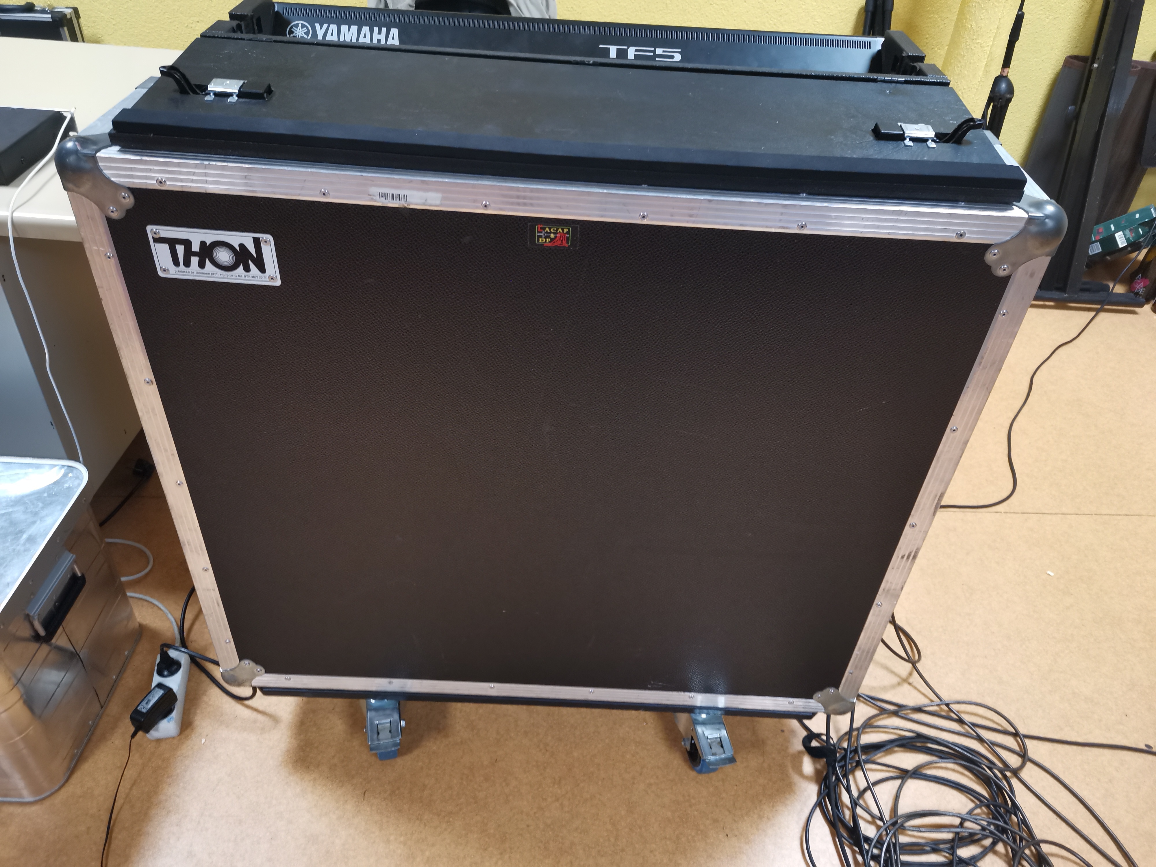 Vends table de mixage Yamaha TF5