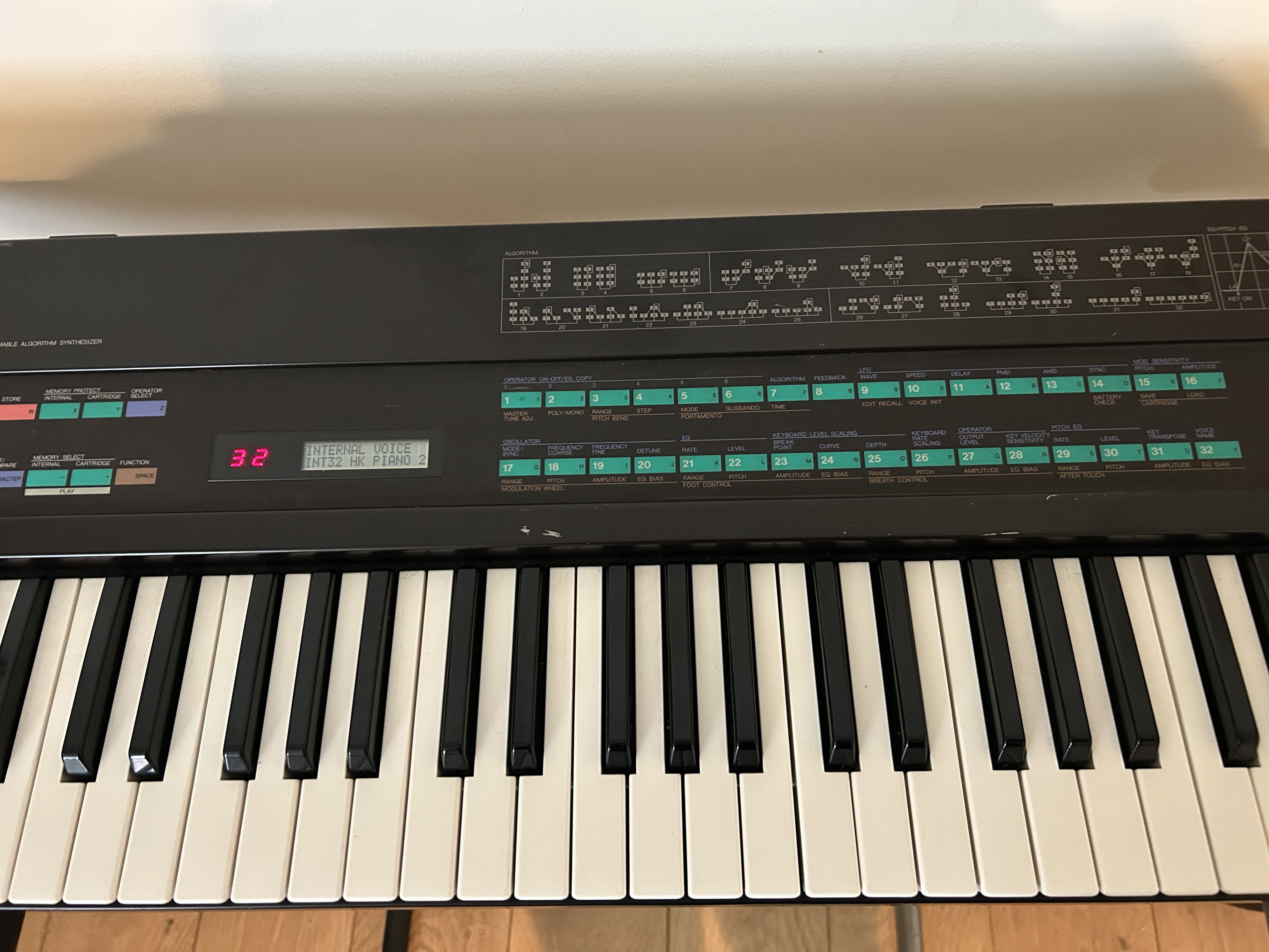 Yamaha DX7 (65878)