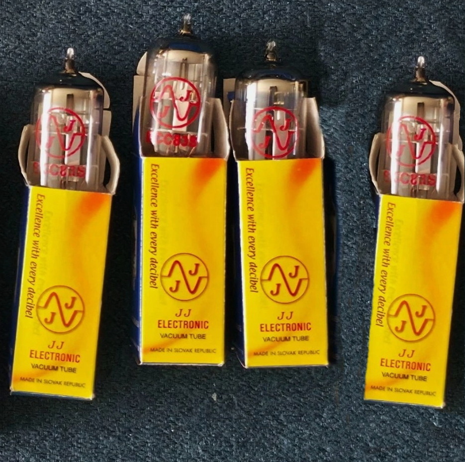 4 tubes JJ 12AX7 ECC83S