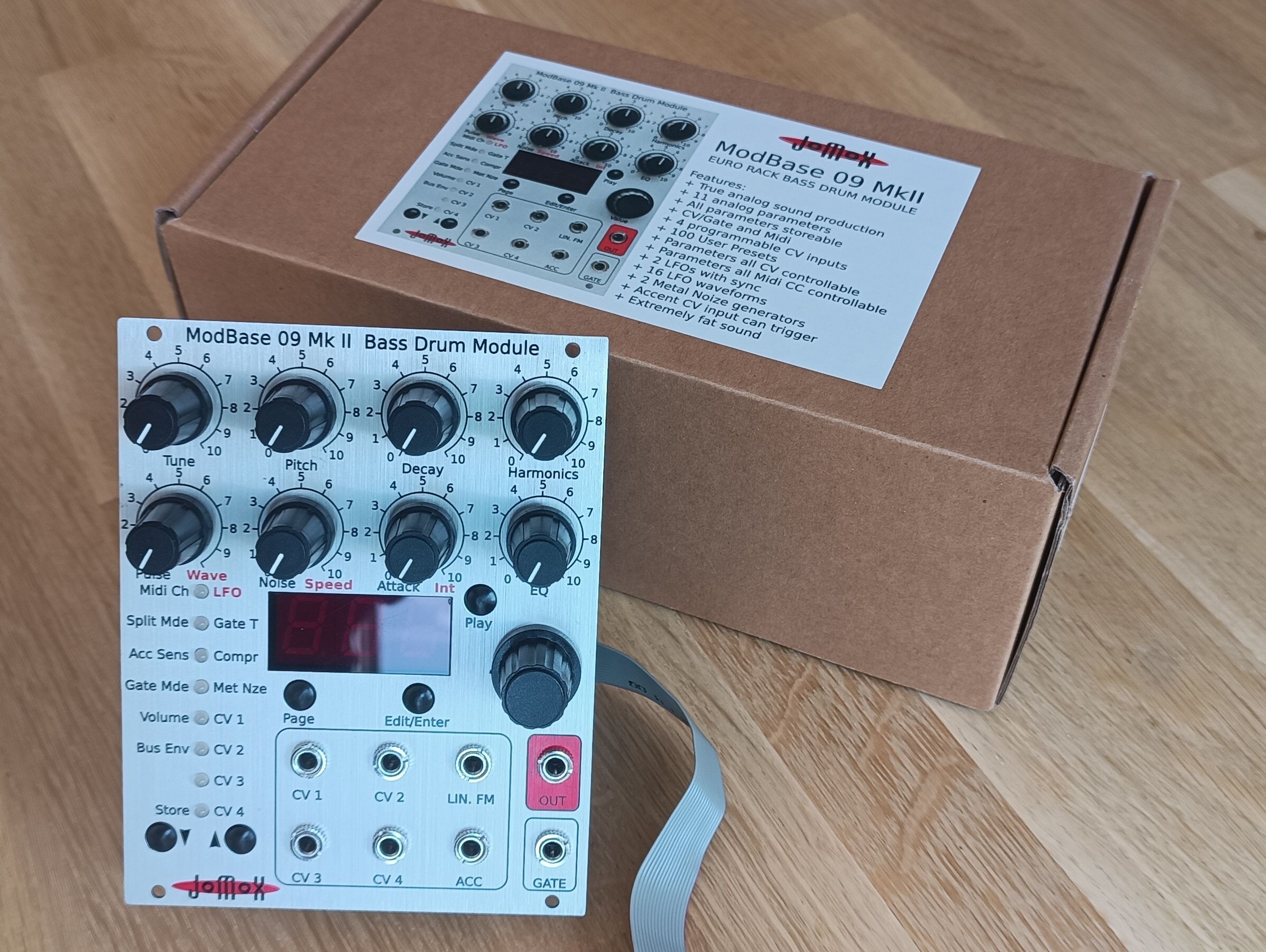 Jomox Modbase 09 version mk II silver panel