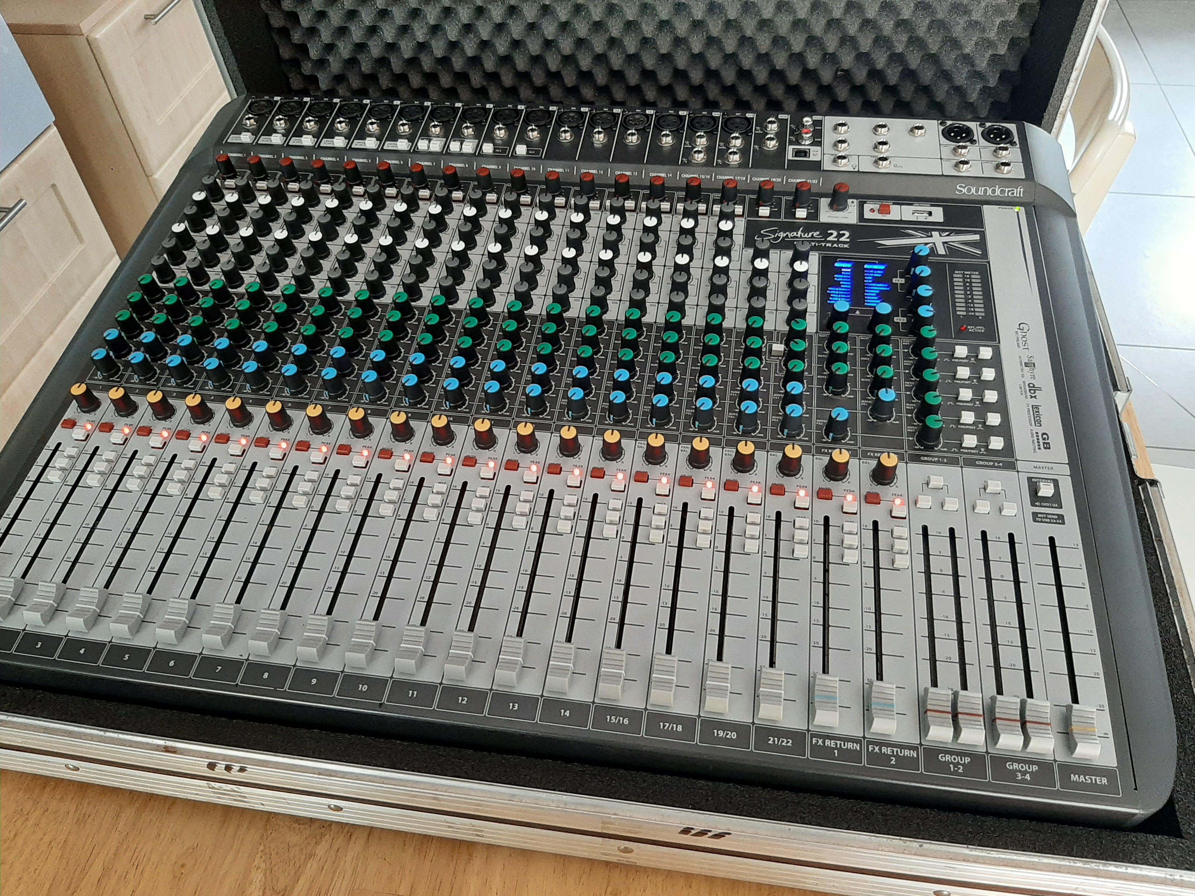 Soundcraft Signature 22 MTK (20872)