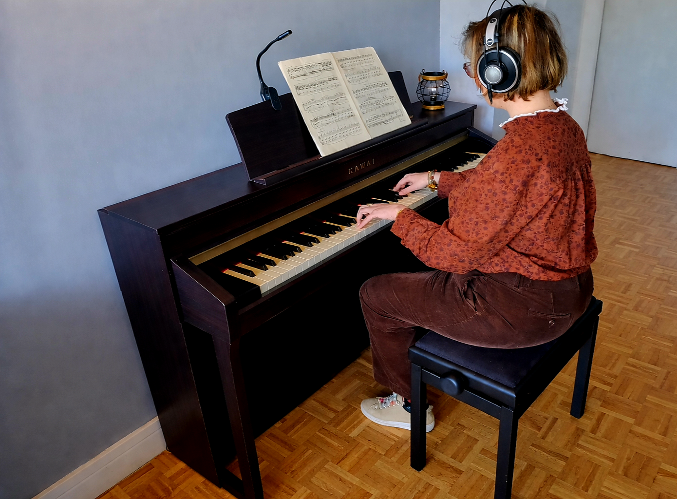 Vend Kawai CA78 haut de gamme + casque AKG K702 + banquette – état neuf