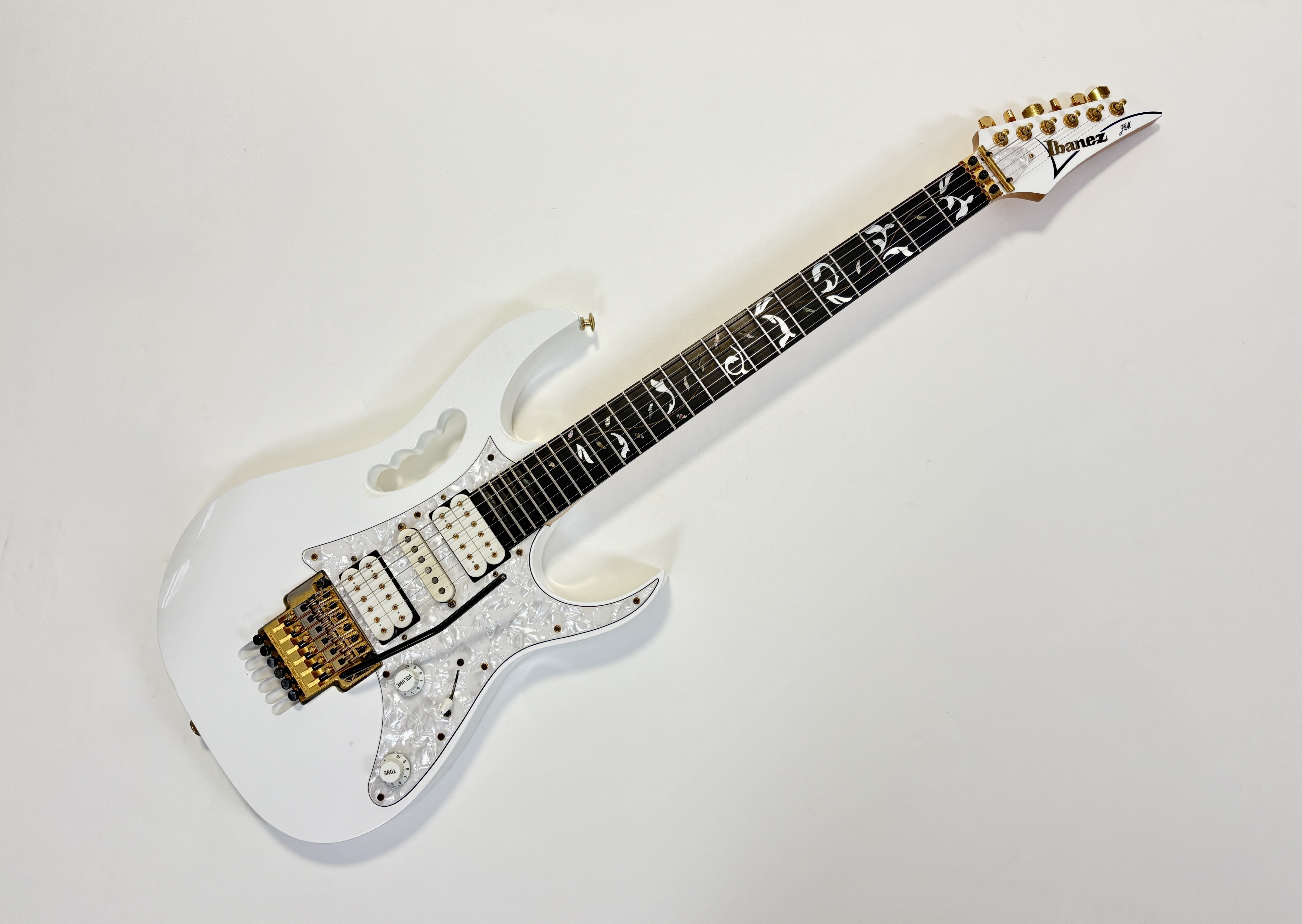 Ibanez JEM7V Prestige White Steve Vai Signature