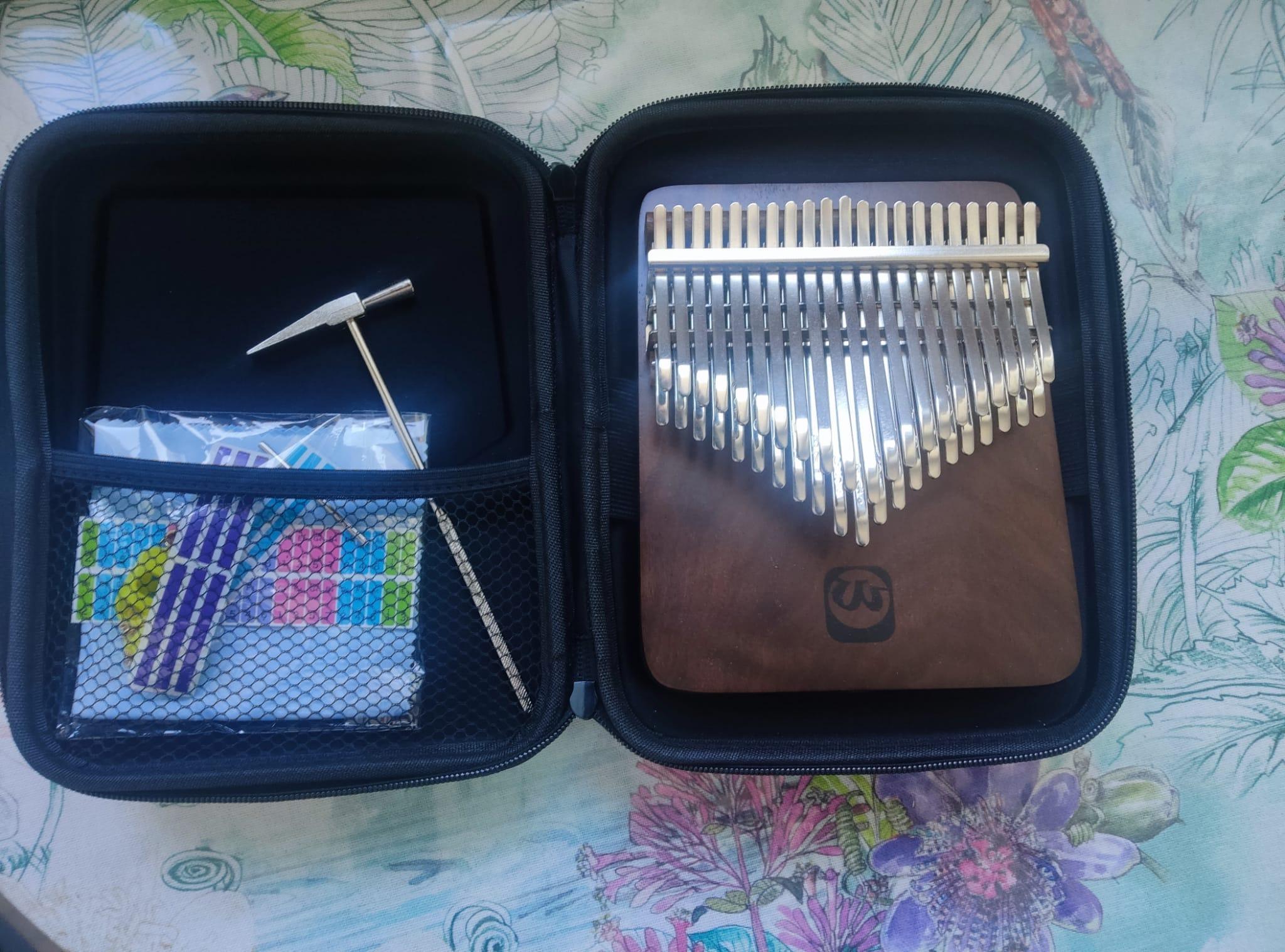Kalimba chromatique 42 touches (F3 à F6) en noyer massif