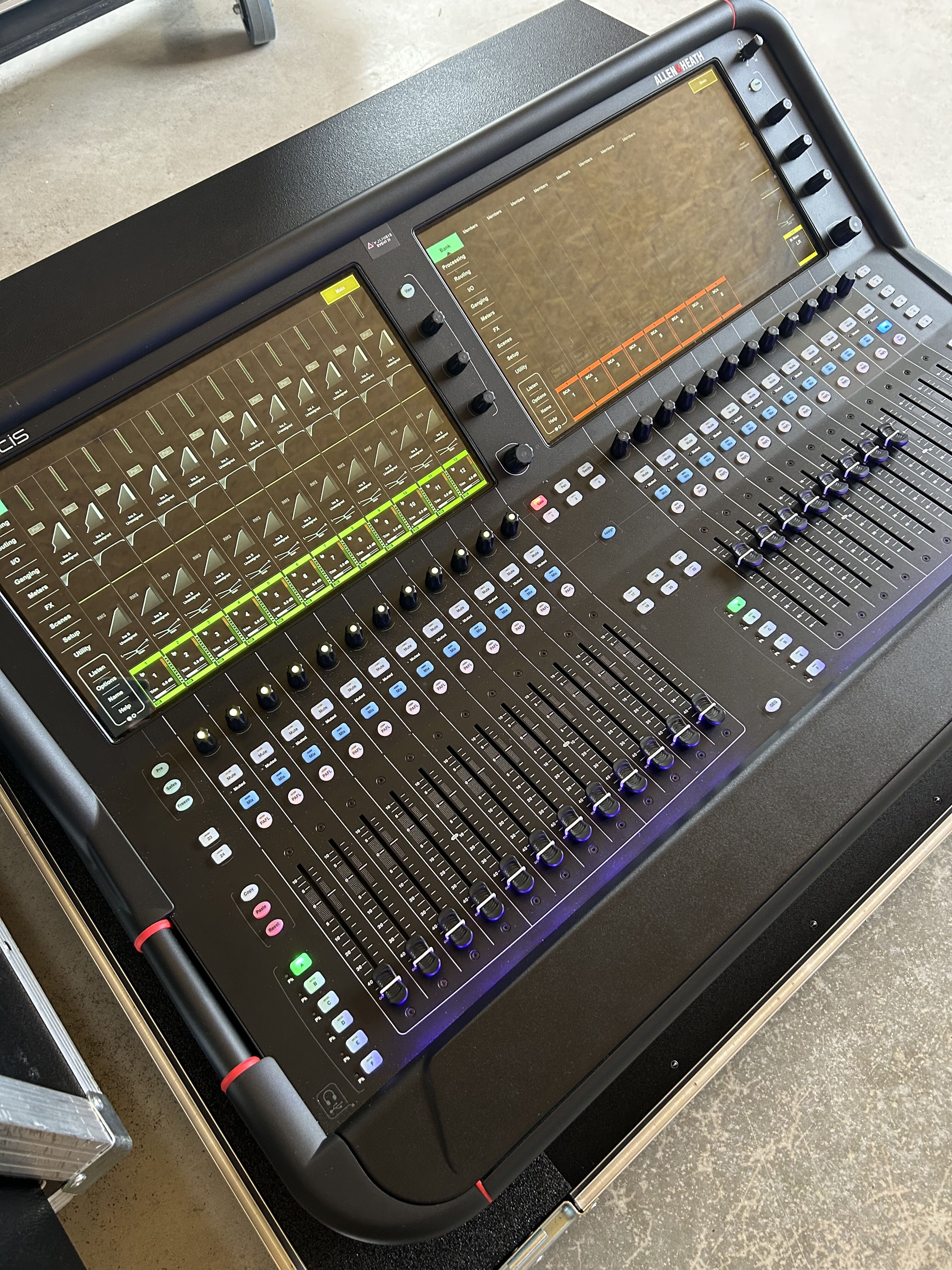 Allen et Heath AVANTIS + GX48/16 + Carte Dante + dPack